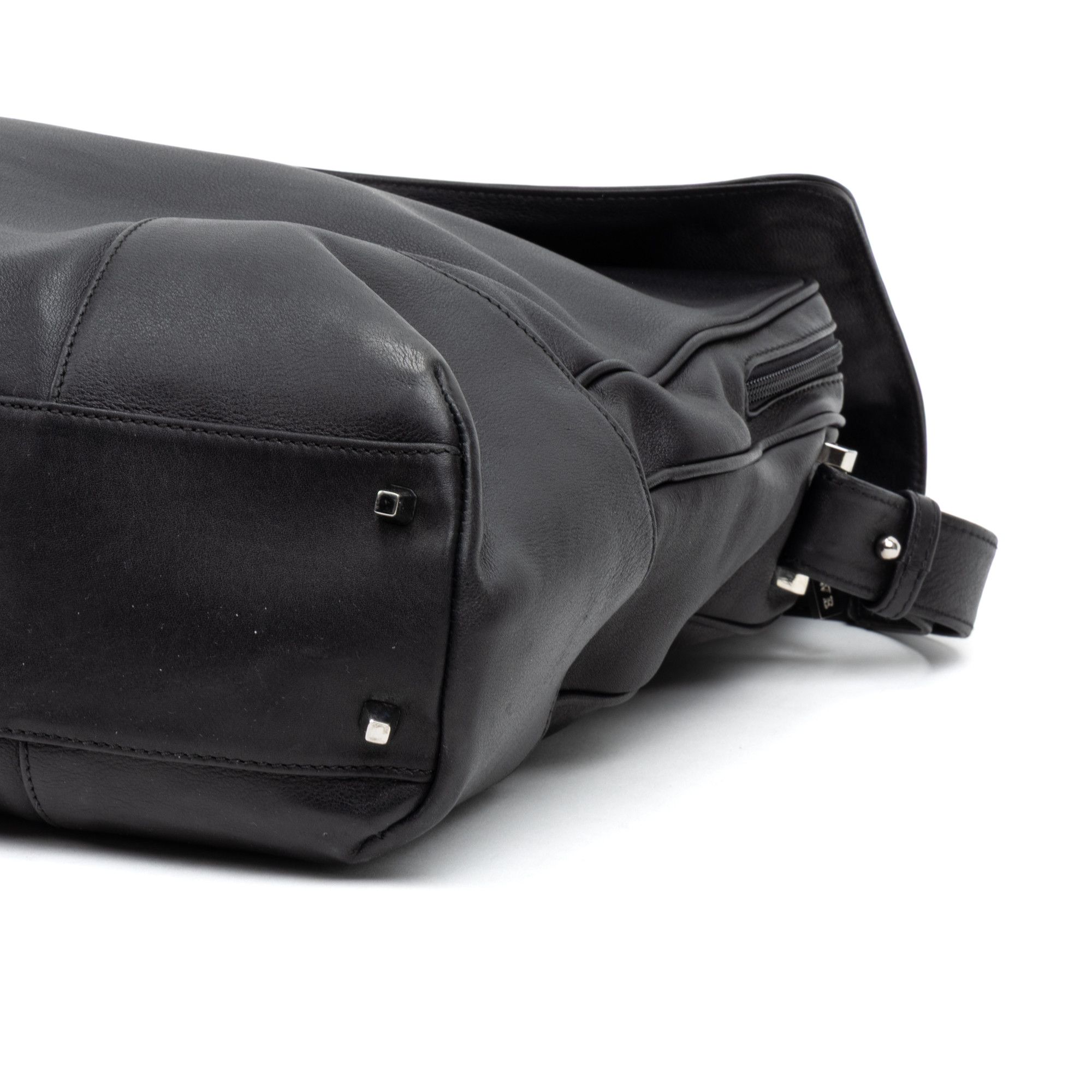 Loewe Front Zip Messenger Bag Size ONE SIZE - 8 Thumbnail