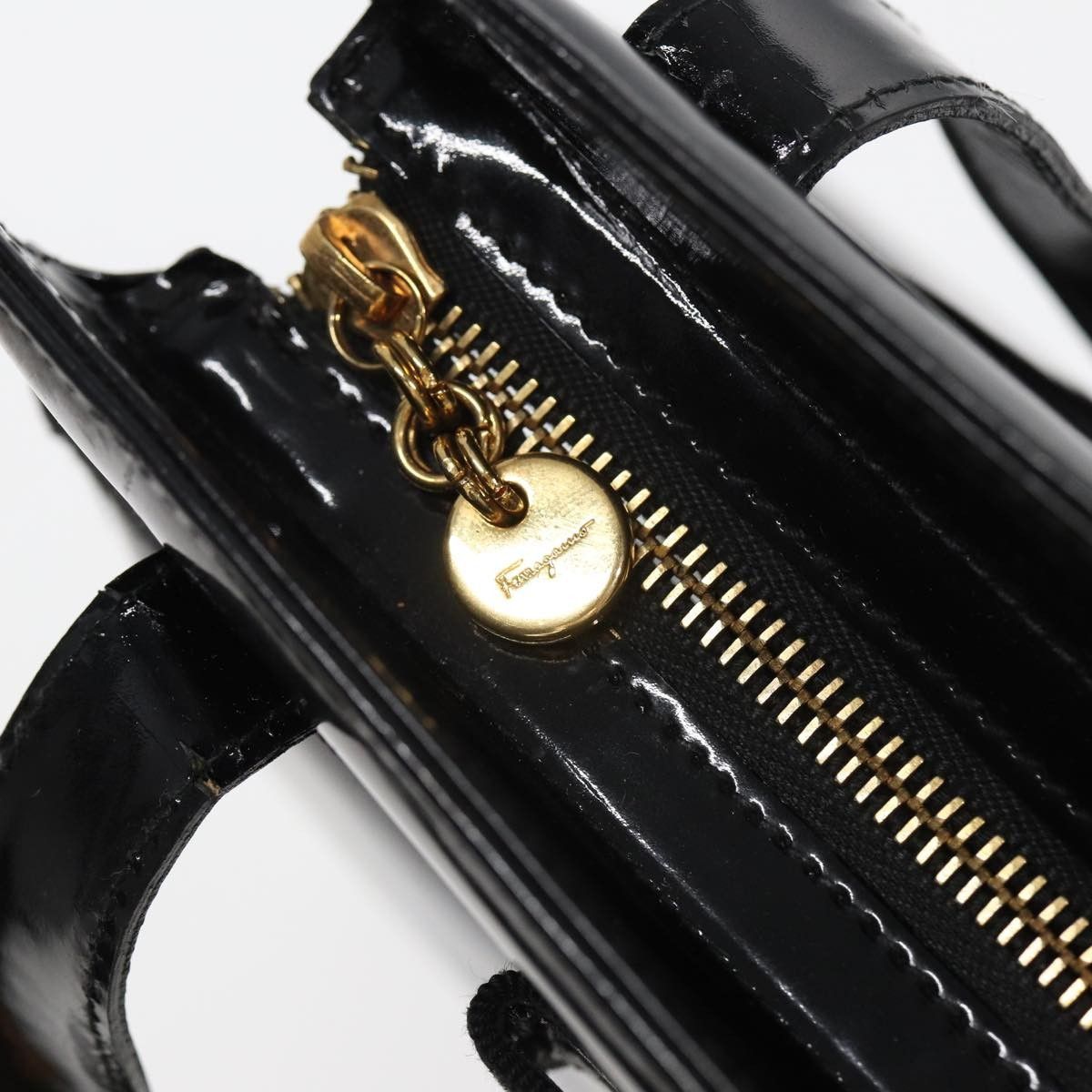 Salvatore Ferragamo Salvatore Ferragamo Vala Shoulder Bag Patent Leather Size ONE SIZE - 12 Thumbnail