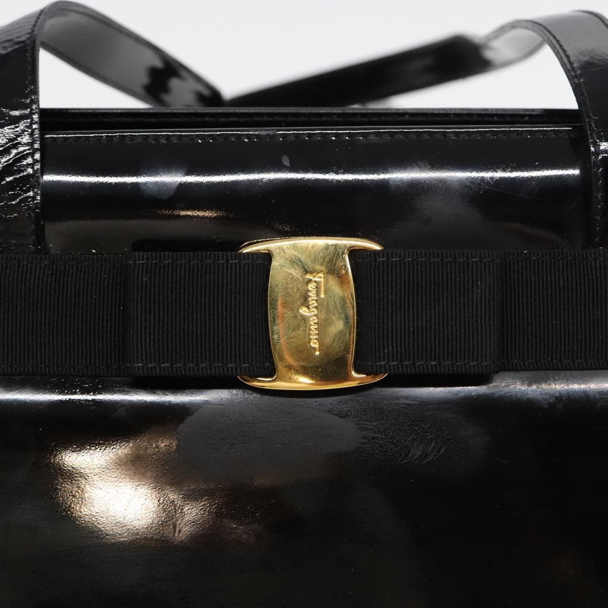 Salvatore Ferragamo Salvatore Ferragamo Vala Shoulder Bag Patent Leather Size ONE SIZE - 15 Thumbnail