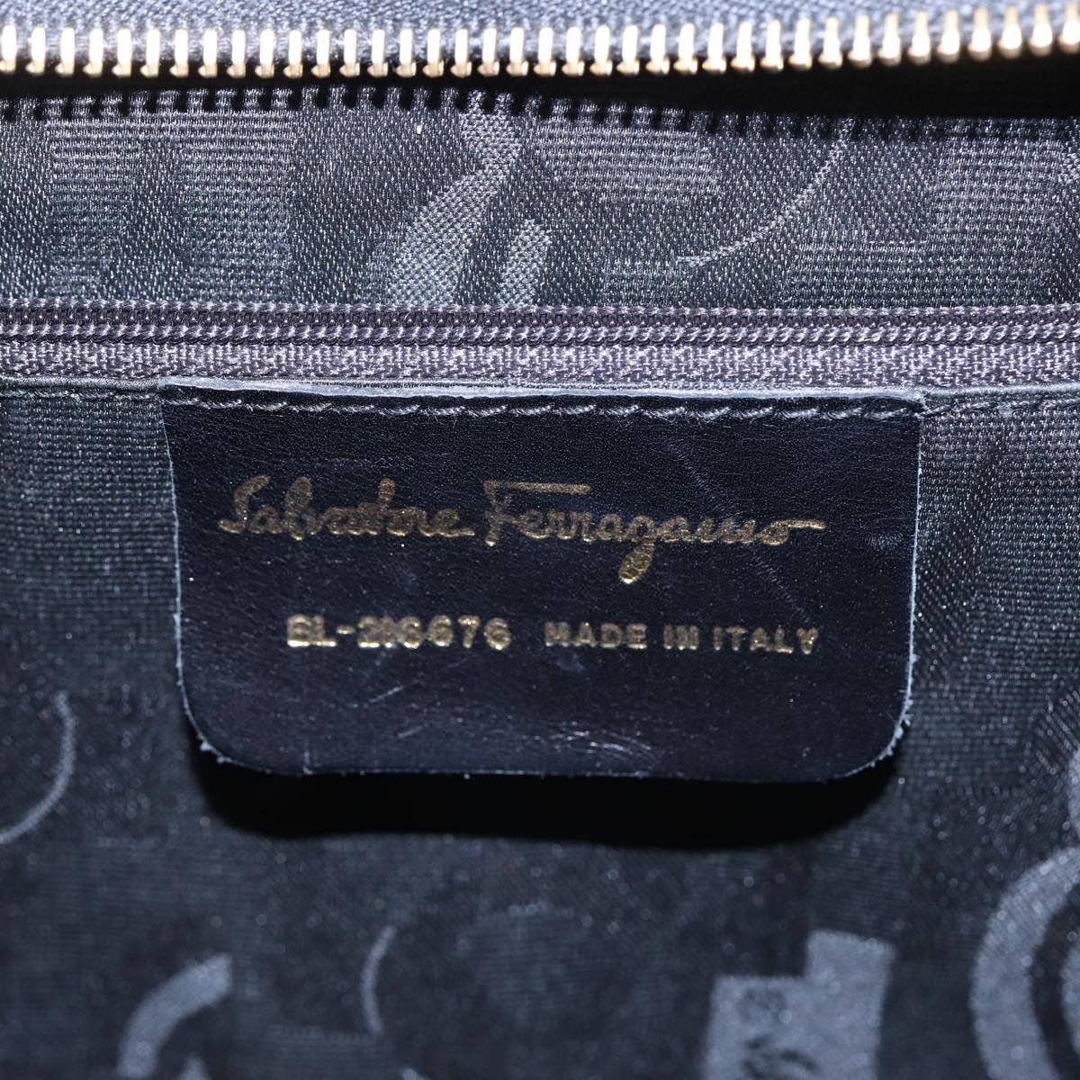 Salvatore Ferragamo Salvatore Ferragamo Vala Shoulder Bag Patent Leather Size ONE SIZE - 6 Thumbnail