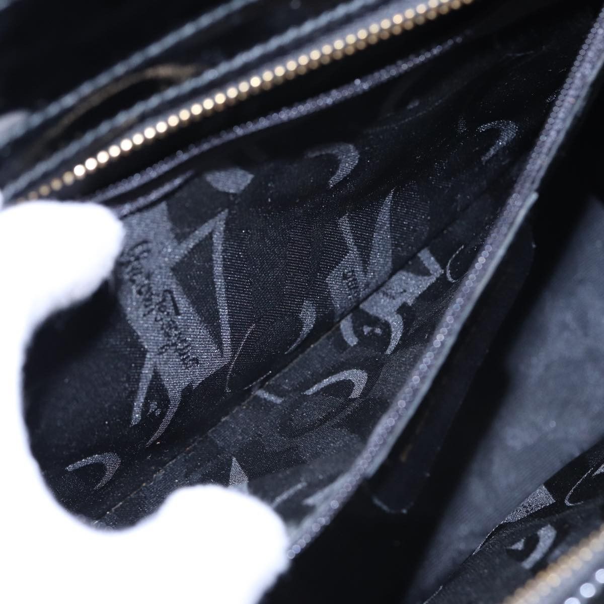 Salvatore Ferragamo Salvatore Ferragamo Vala Shoulder Bag Patent Leather Size ONE SIZE - 23 Thumbnail