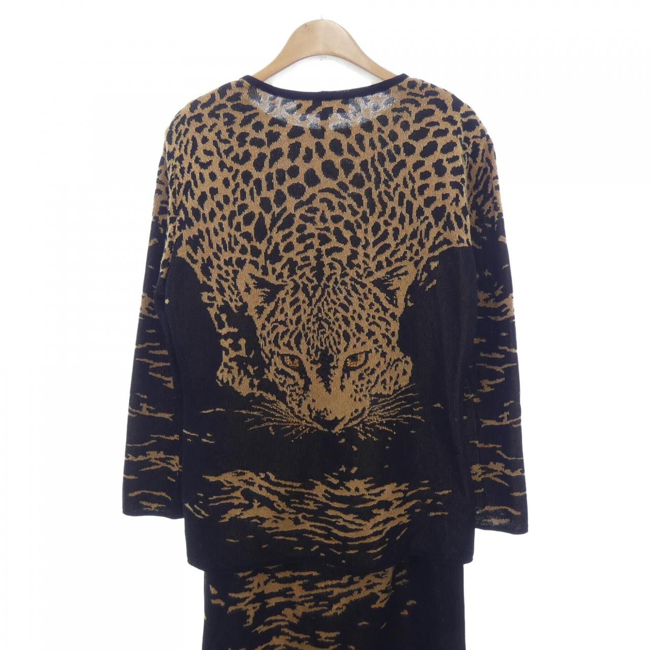 Other Other Escada Setup Others Suits DUTY FREE for USA Size ONE SIZE - 2 Thumbnail