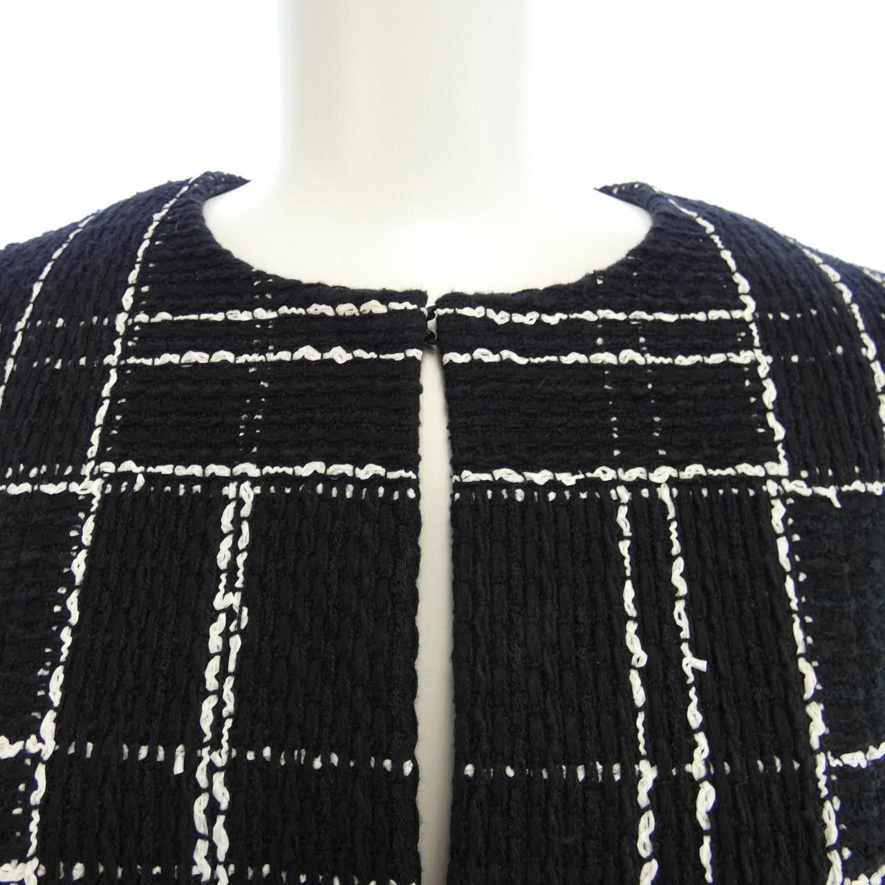 Chanel Chanel Chanel P75160V66696 23A Coat Others Outerwear P75160V66696 23A DUTY FREE for USA Size ONE SIZE - 6 Thumbnail