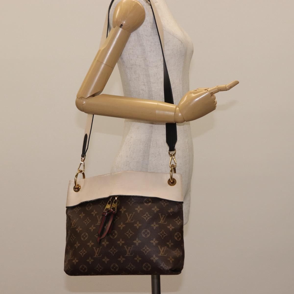 Louis Vuitton Louis Vuitton Tuileries Besace Bag Monogram Canvas with Leather Size ONE SIZE - 15 Thumbnail