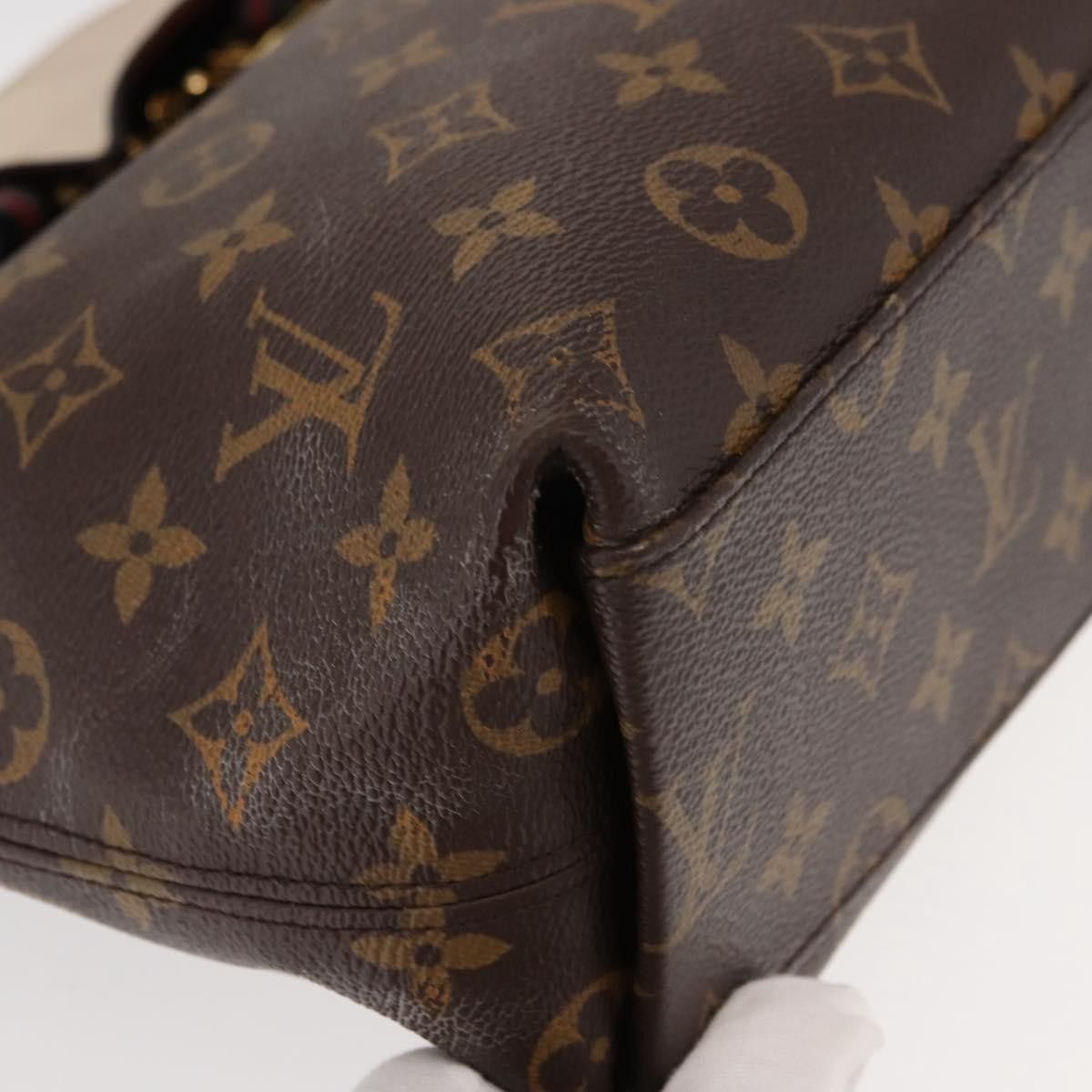 Louis Vuitton Louis Vuitton Tuileries Besace Bag Monogram Canvas with Leather Size ONE SIZE - 9 Thumbnail