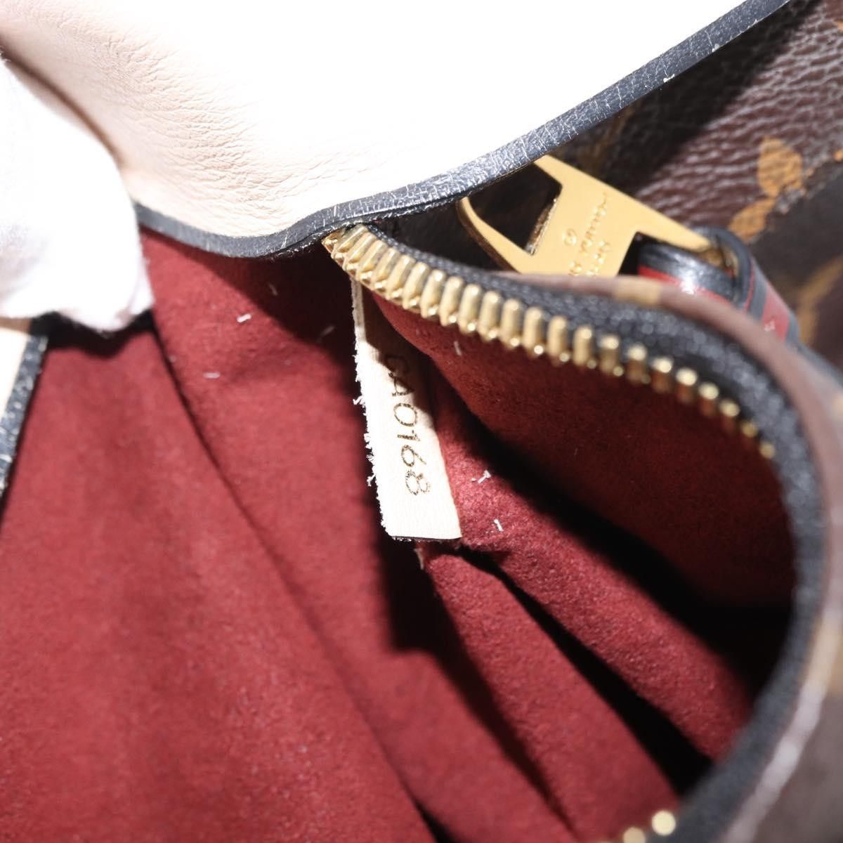 Louis Vuitton Louis Vuitton Tuileries Besace Bag Monogram Canvas with Leather Size ONE SIZE - 7 Thumbnail