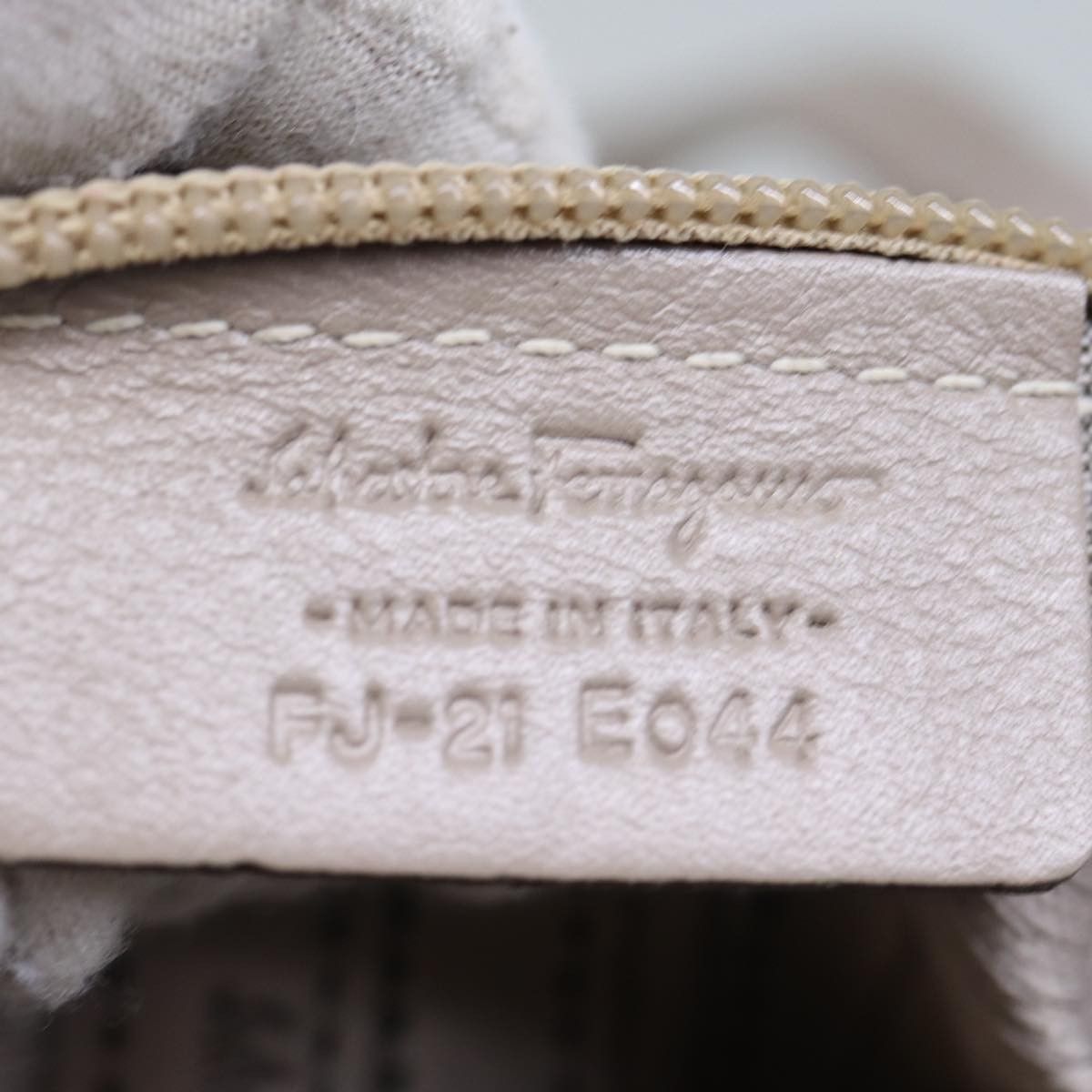 Salvatore Ferragamo Salvatore Ferragamo Vala Handbag Patent leather Size ONE SIZE - 7 Thumbnail