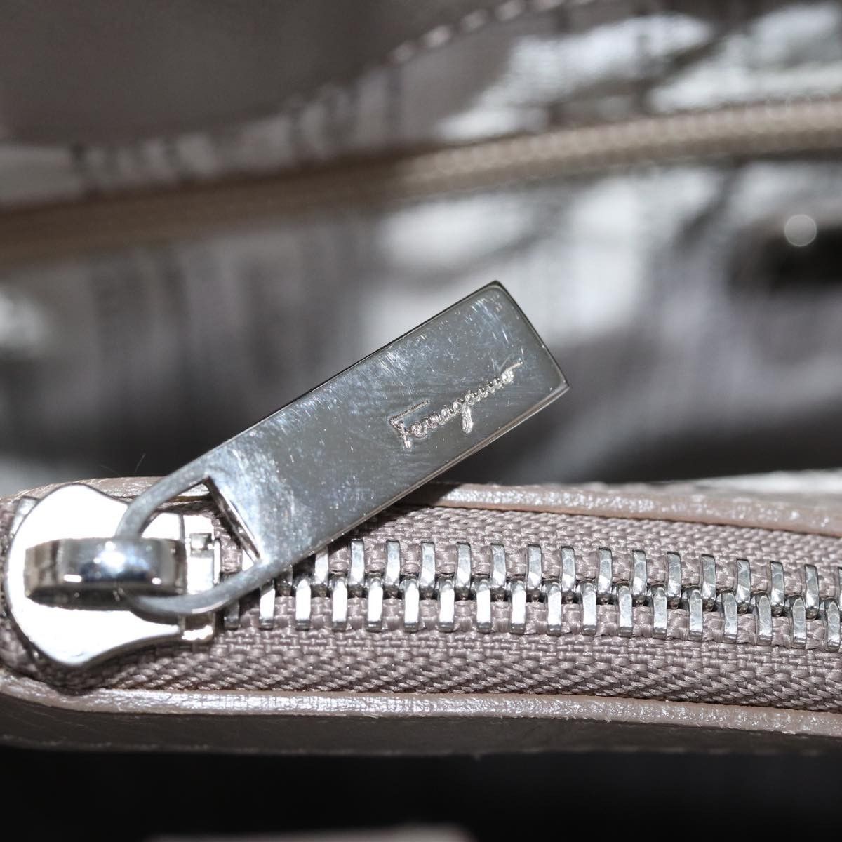 Salvatore Ferragamo Salvatore Ferragamo Vala Handbag Patent leather Size ONE SIZE - 13 Thumbnail
