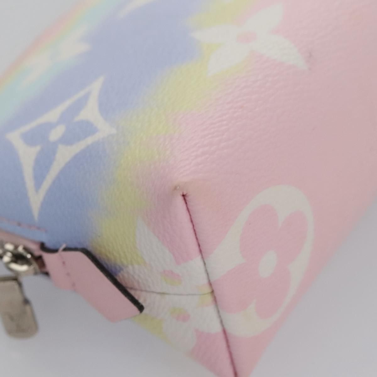 Louis Vuitton Louis Vuitton Cosmetic Pouch Spring in the City Monogram Giant Canvas Size ONE SIZE - 8 Thumbnail