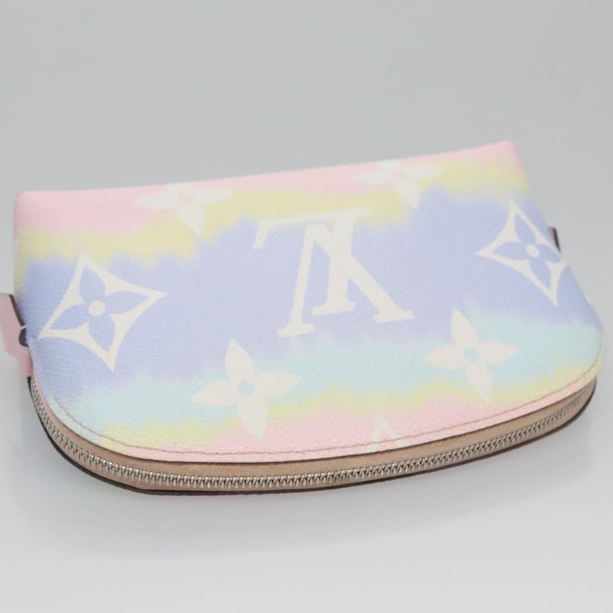 Louis Vuitton Louis Vuitton Cosmetic Pouch Spring in the City Monogram Giant Canvas Size ONE SIZE - 13 Thumbnail