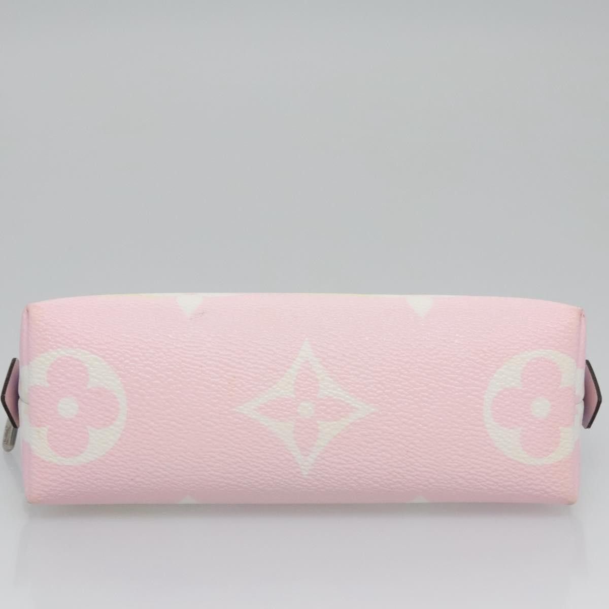 Louis Vuitton Louis Vuitton Cosmetic Pouch Spring in the City Monogram Giant Canvas Size ONE SIZE - 18 Thumbnail
