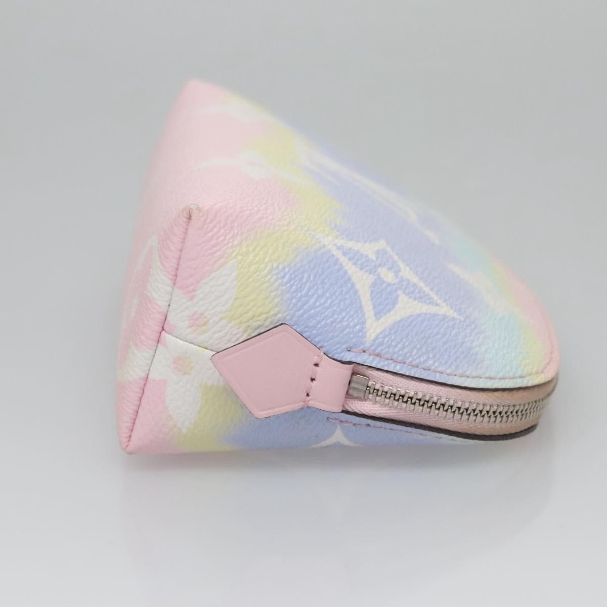 Louis Vuitton Louis Vuitton Cosmetic Pouch Spring in the City Monogram Giant Canvas Size ONE SIZE - 3 Thumbnail