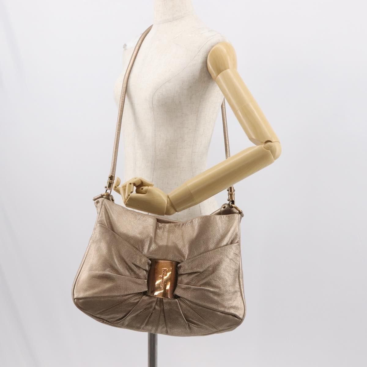 Salvatore Ferragamo Salvatore Ferragamo Miss Vara Hobo Leather Size ONE SIZE - 14 Thumbnail