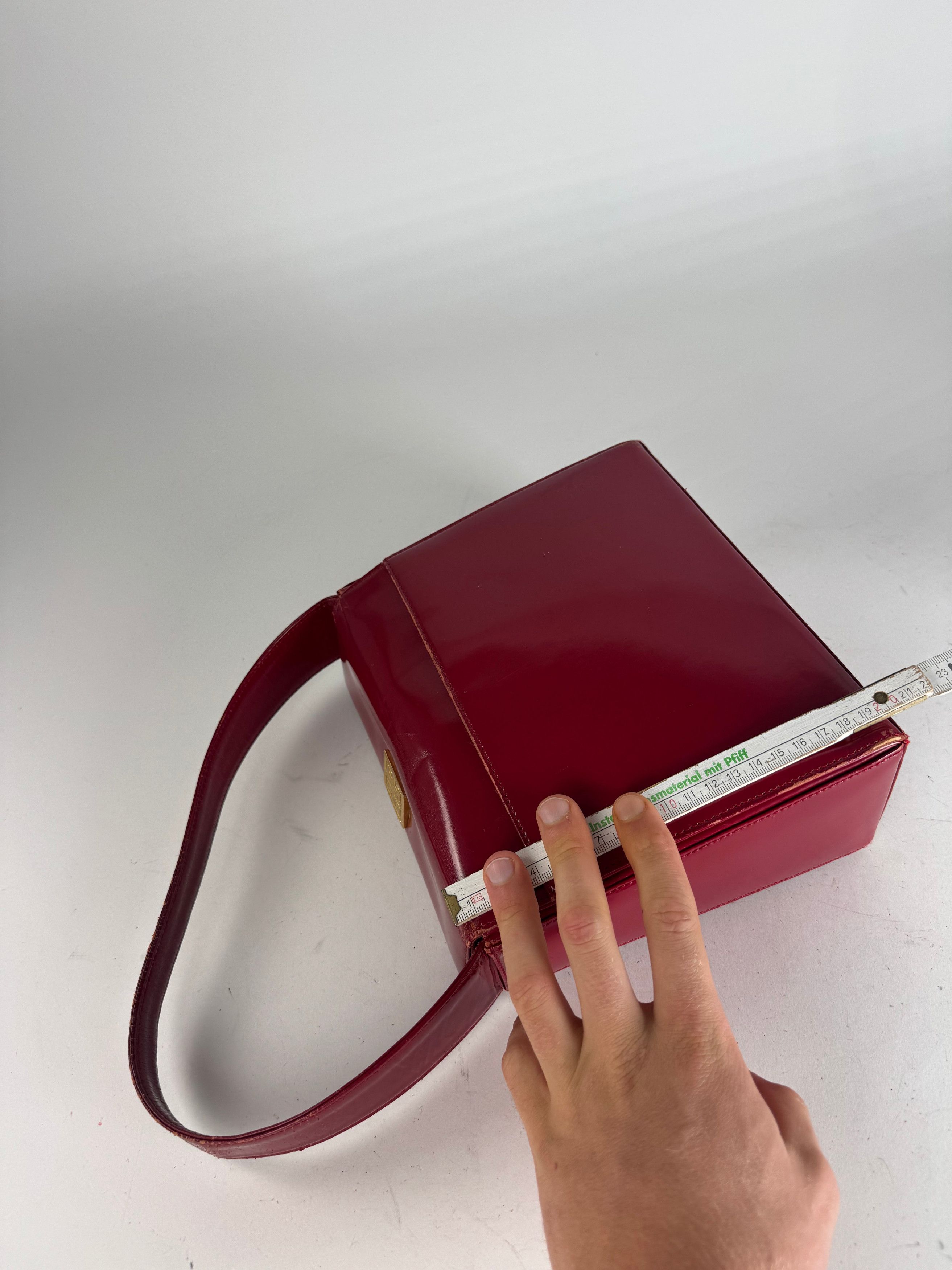 Givenchy Vintage Patent Leather Handbag Red Size ONE SIZE - 11 Thumbnail