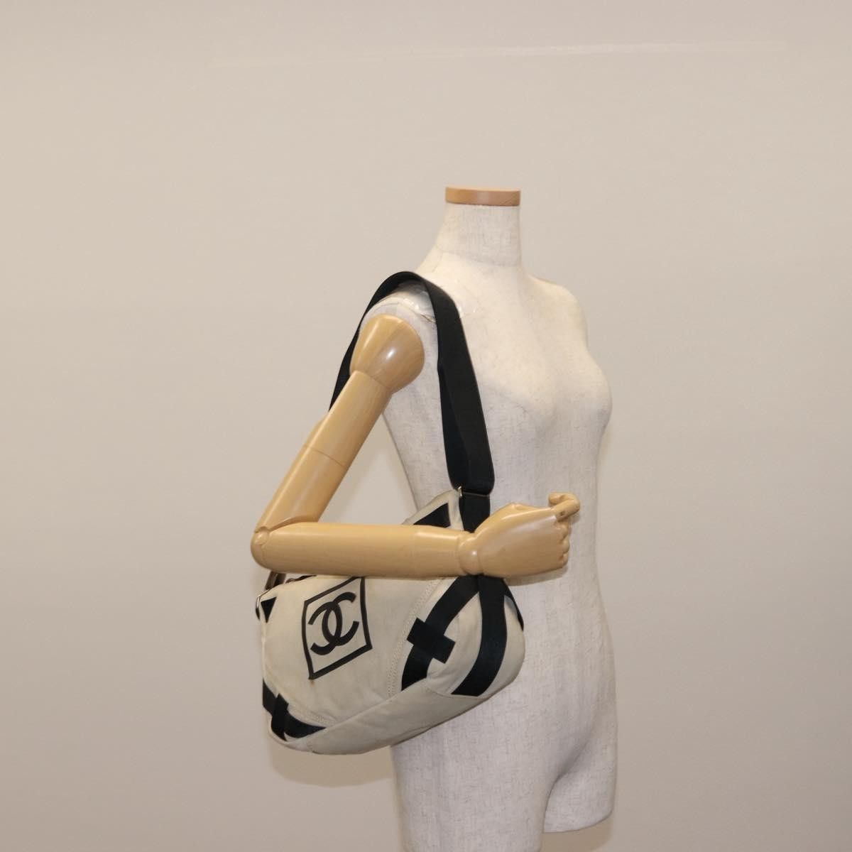 Chanel Chanel Vintage Crossbody Bag Canvas Size ONE SIZE - 16 Thumbnail