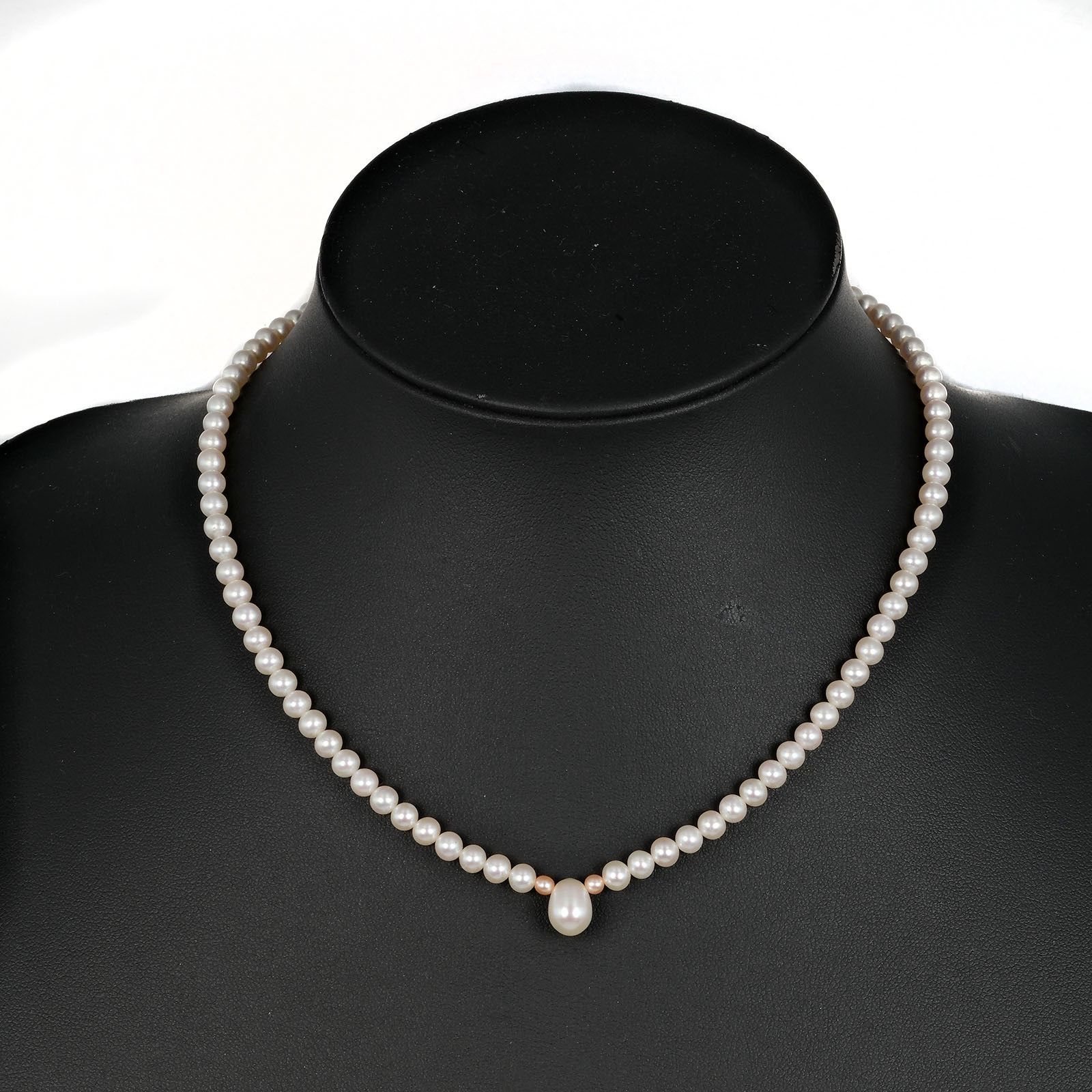 Other Tasaki Tasaki Necklace Au750 Pearl Necklace Crocodile skin Necklace DUTY FREE for USA Size ONE SIZE - 2 Thumbnail
