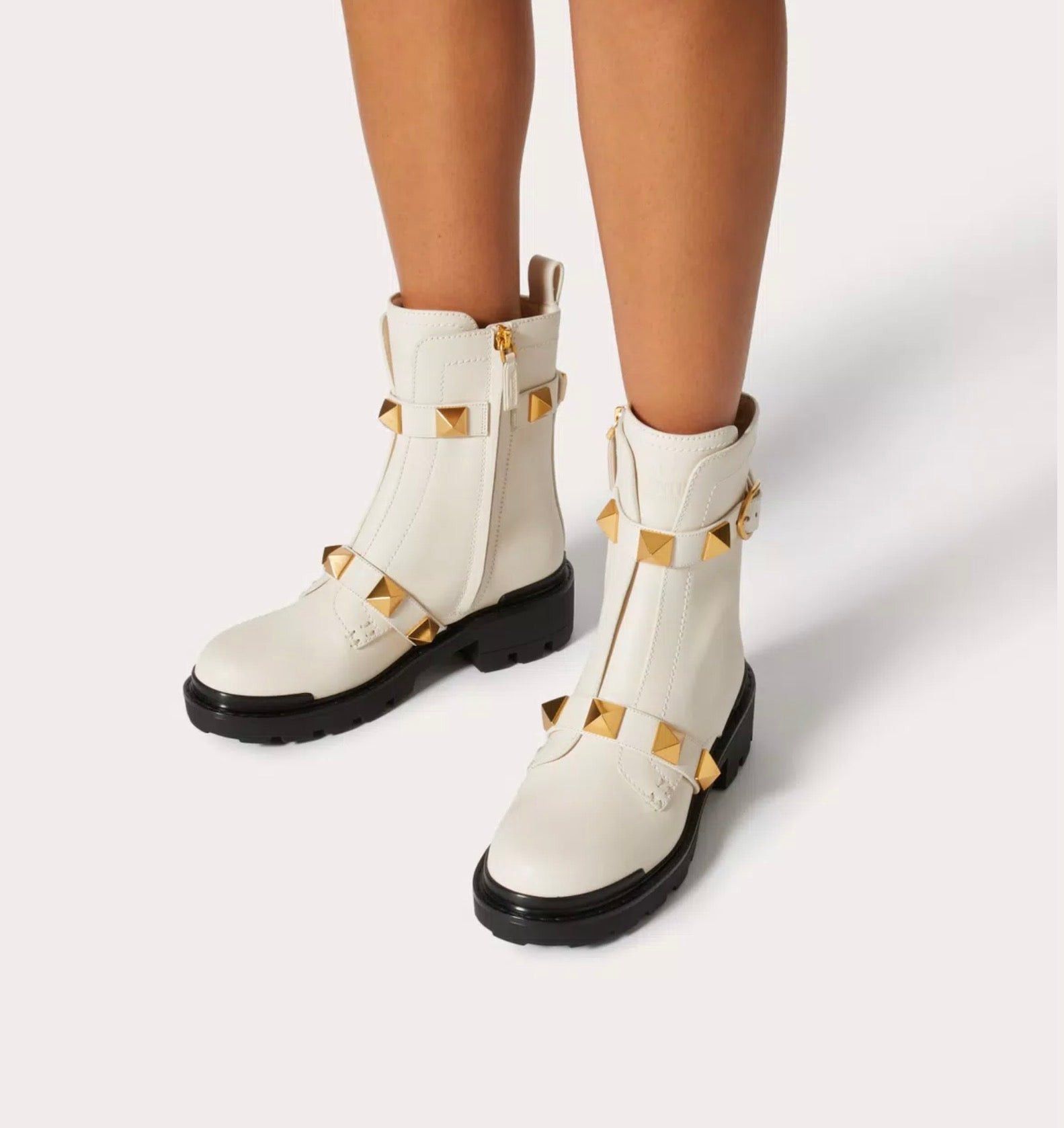 Valentino Valentino Roman Stud Combat Boots SIZE 37.5 Size ONE SIZE - 4 Thumbnail