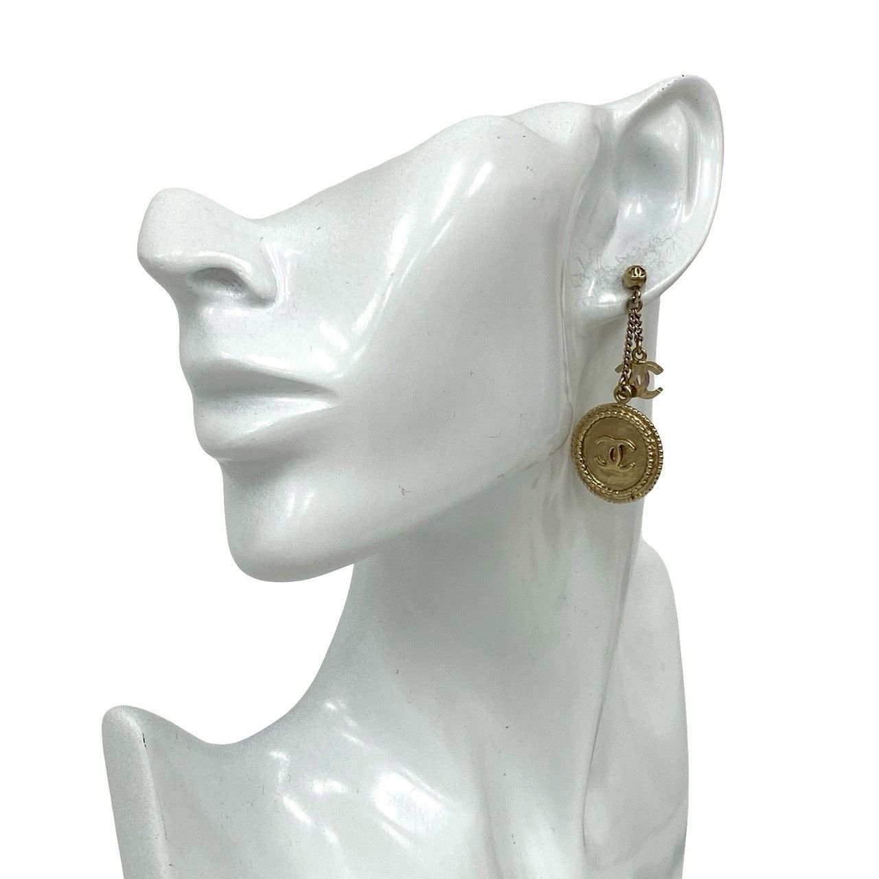 Chanel Chanel Chanel Coco Mark Coin Earrings Metal Earrings DUTY FREE for USA Size ONE SIZE - 2 Thumbnail