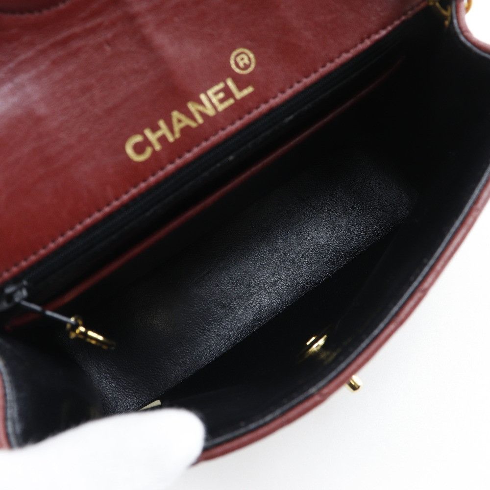 Chanel Chanel Chanel Mini Matelasse Lambskin Shoulder Bag Leather Shoulder Bag A35200 DUTY FREE for USA Size ONE SIZE - 5 Thumbnail