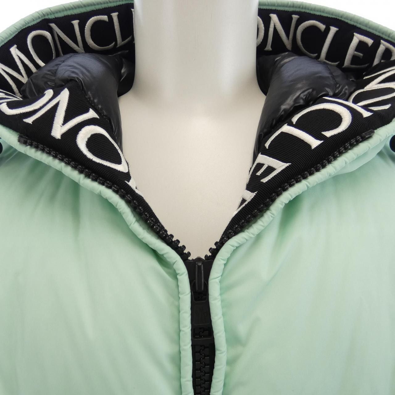 Moncler Moncler Moncler MONTCLA Down Jacket Others Outerwear MONTCLA DUTY FREE for USA Size ONE SIZE - 6 Thumbnail