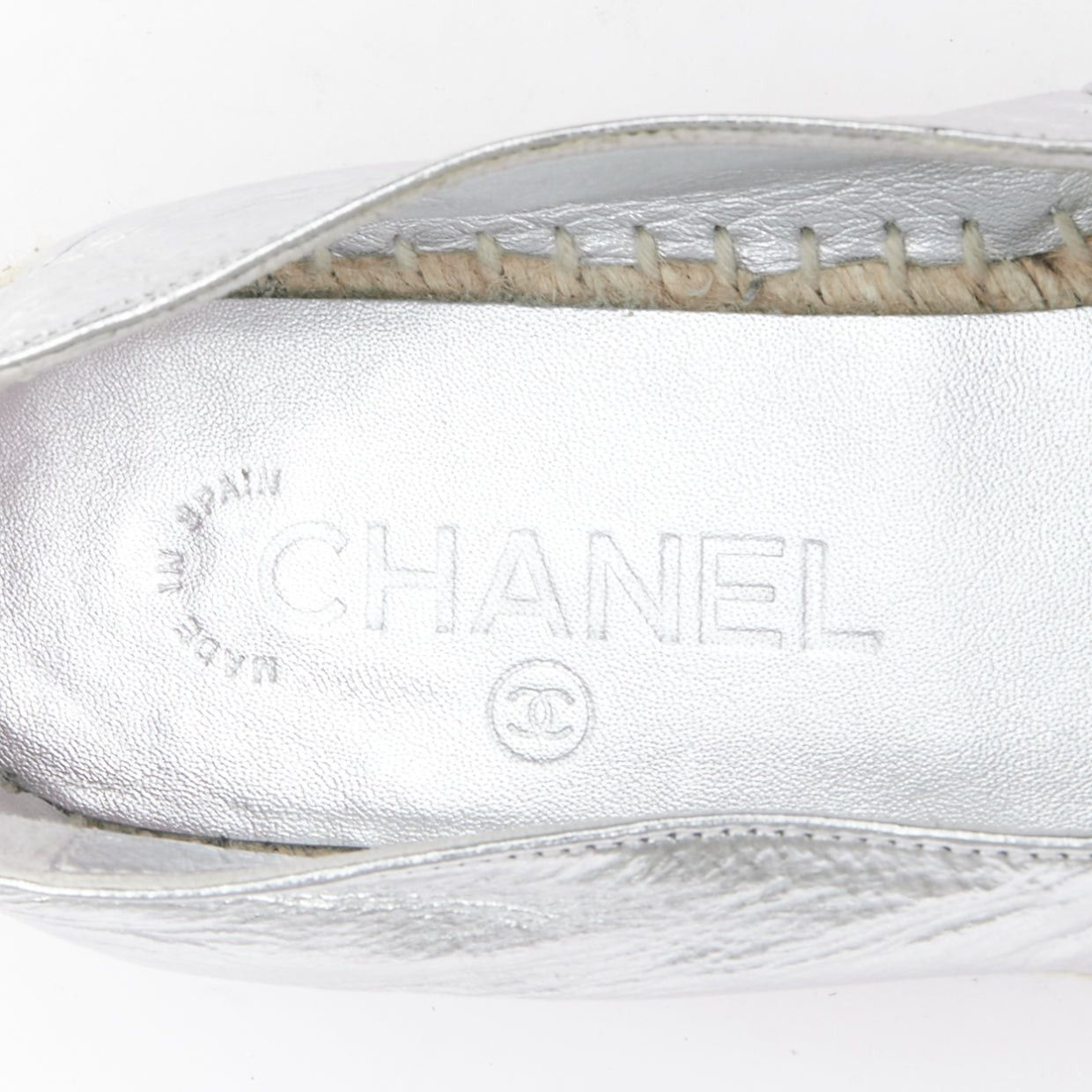 Chanel CHANEL metallic silver laminated goatskin CC logo jute espadrilles EU38 Size US 8 / IT 38 - 9 Thumbnail