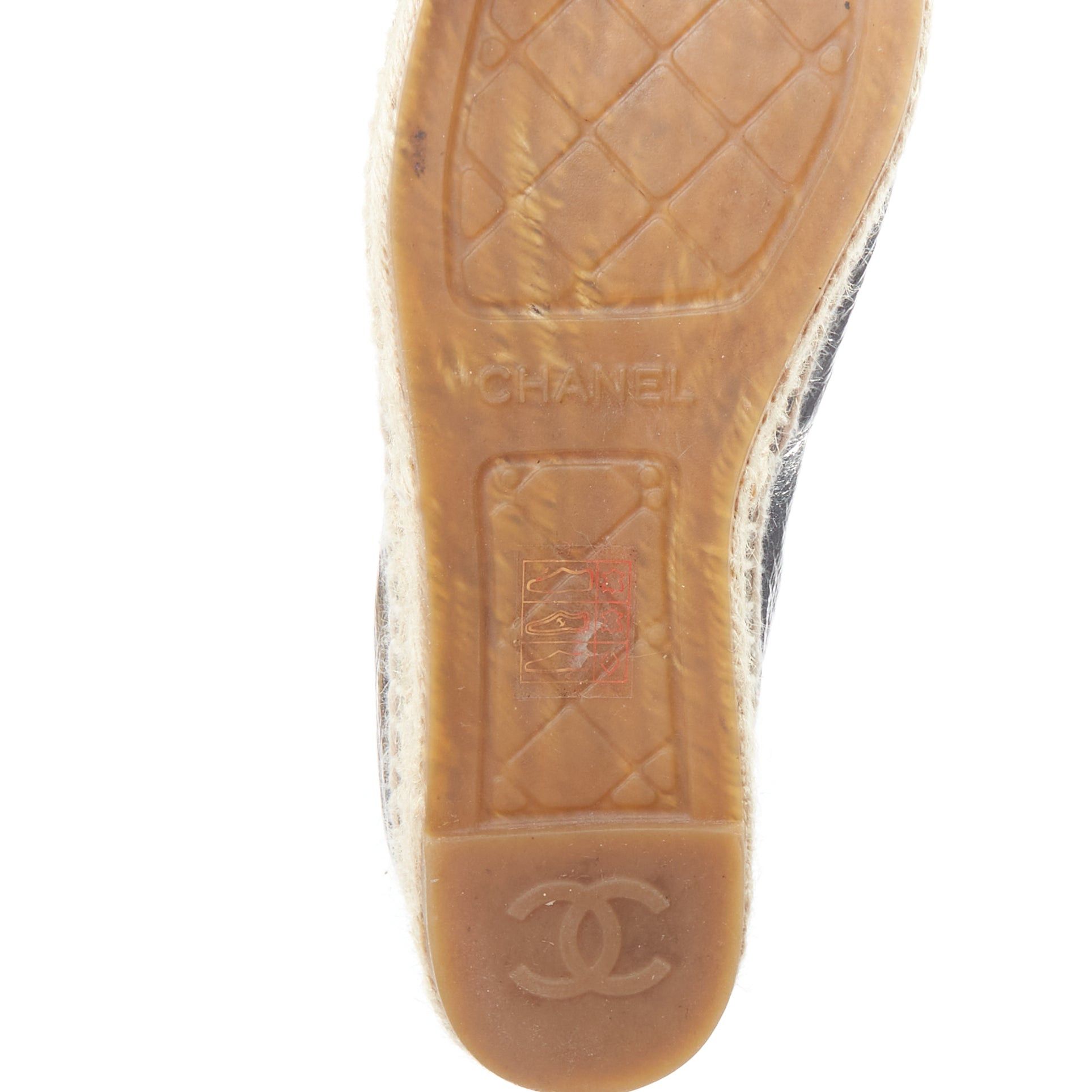 Chanel CHANEL metallic silver laminated goatskin CC logo jute espadrilles EU38 Size US 8 / IT 38 - 10 Thumbnail