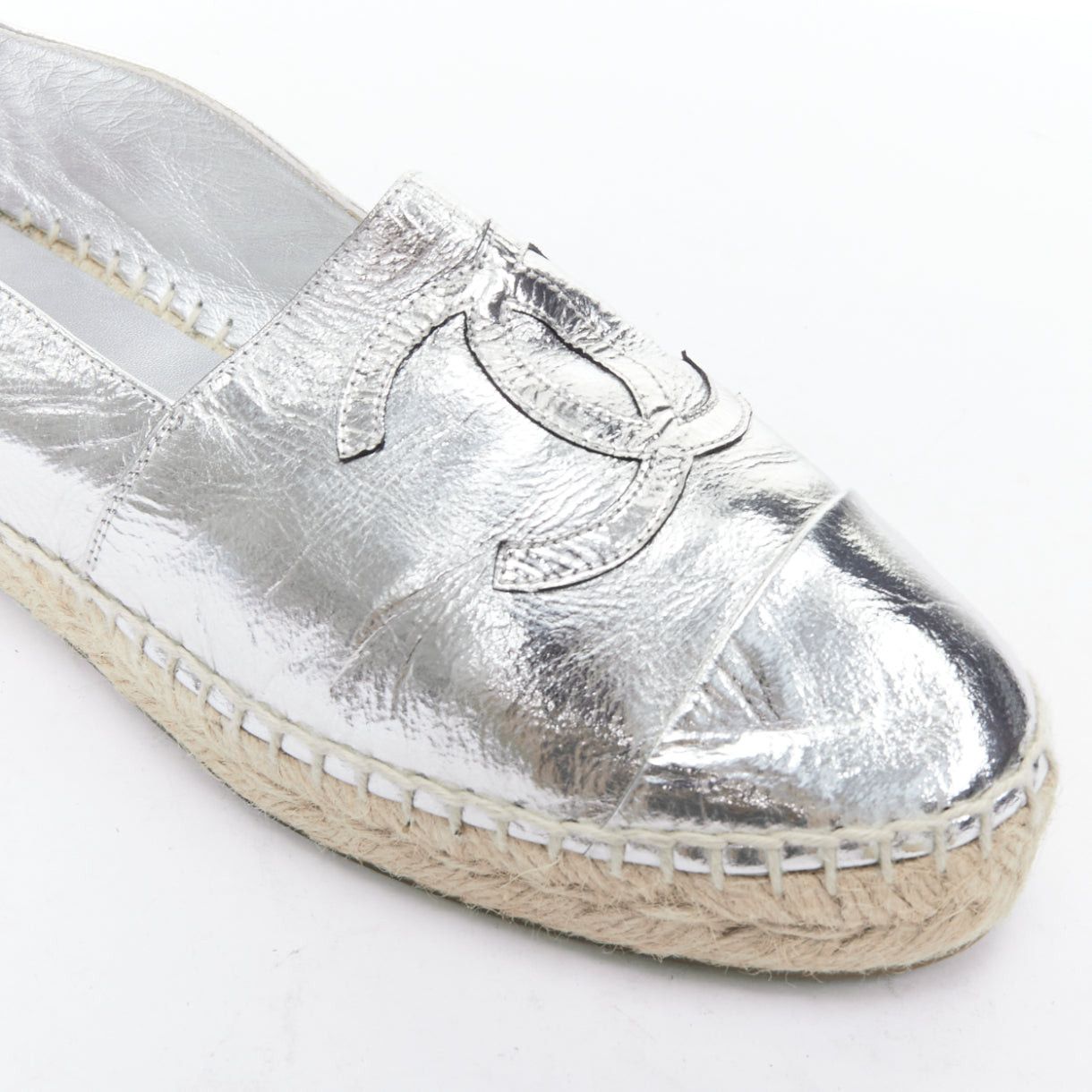 Chanel CHANEL metallic silver laminated goatskin CC logo jute espadrilles EU38 Size US 8 / IT 38 - 7 Thumbnail