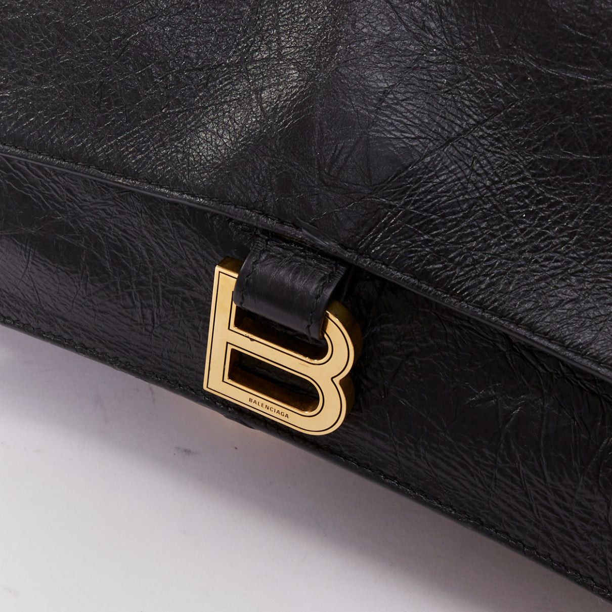 Balenciaga BALENCIAGA Crush Medum black textured leather gold B chain flap shoulder bag Size ONE SIZE - 8 Thumbnail