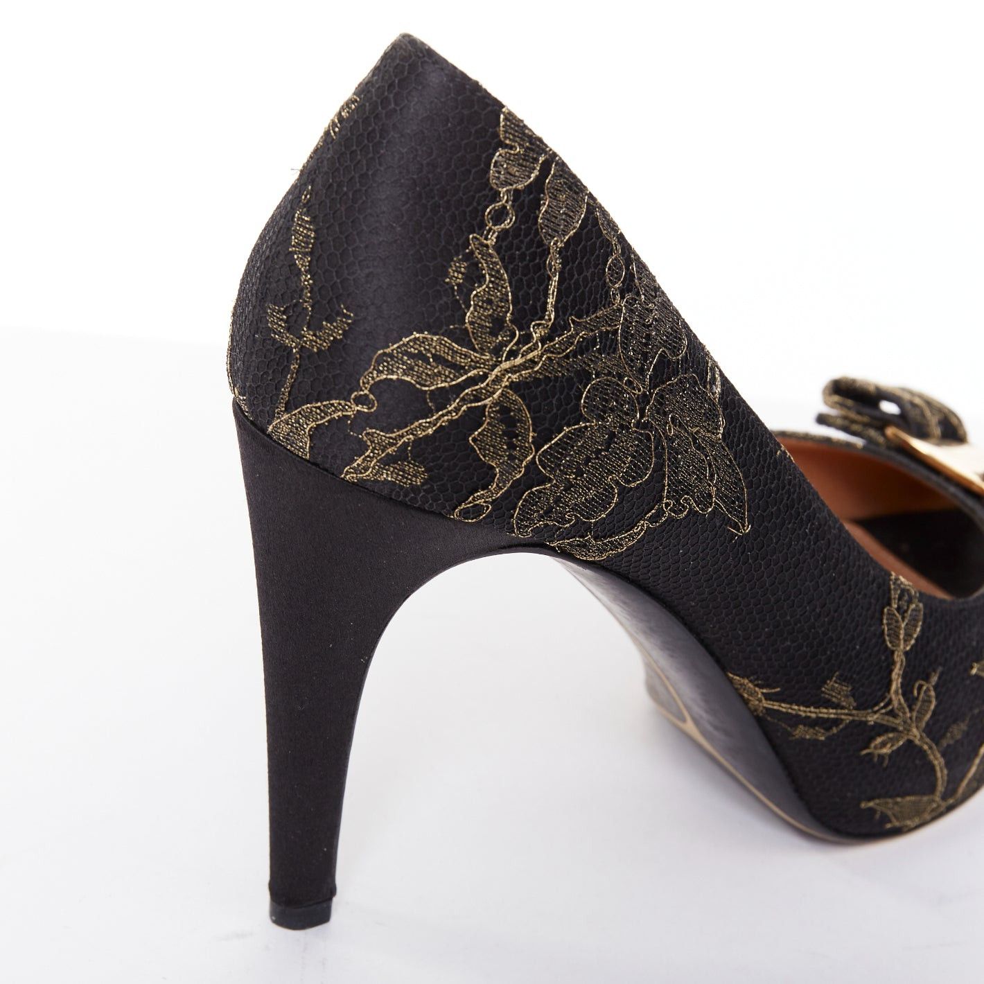 Salvatore Ferragamo SALVATORE FERRAGAMO Teodora black gold lace Vera bow peep toe pumps Size.8 Size US 10.5 / IT 40.5 - 8 Thumbnail