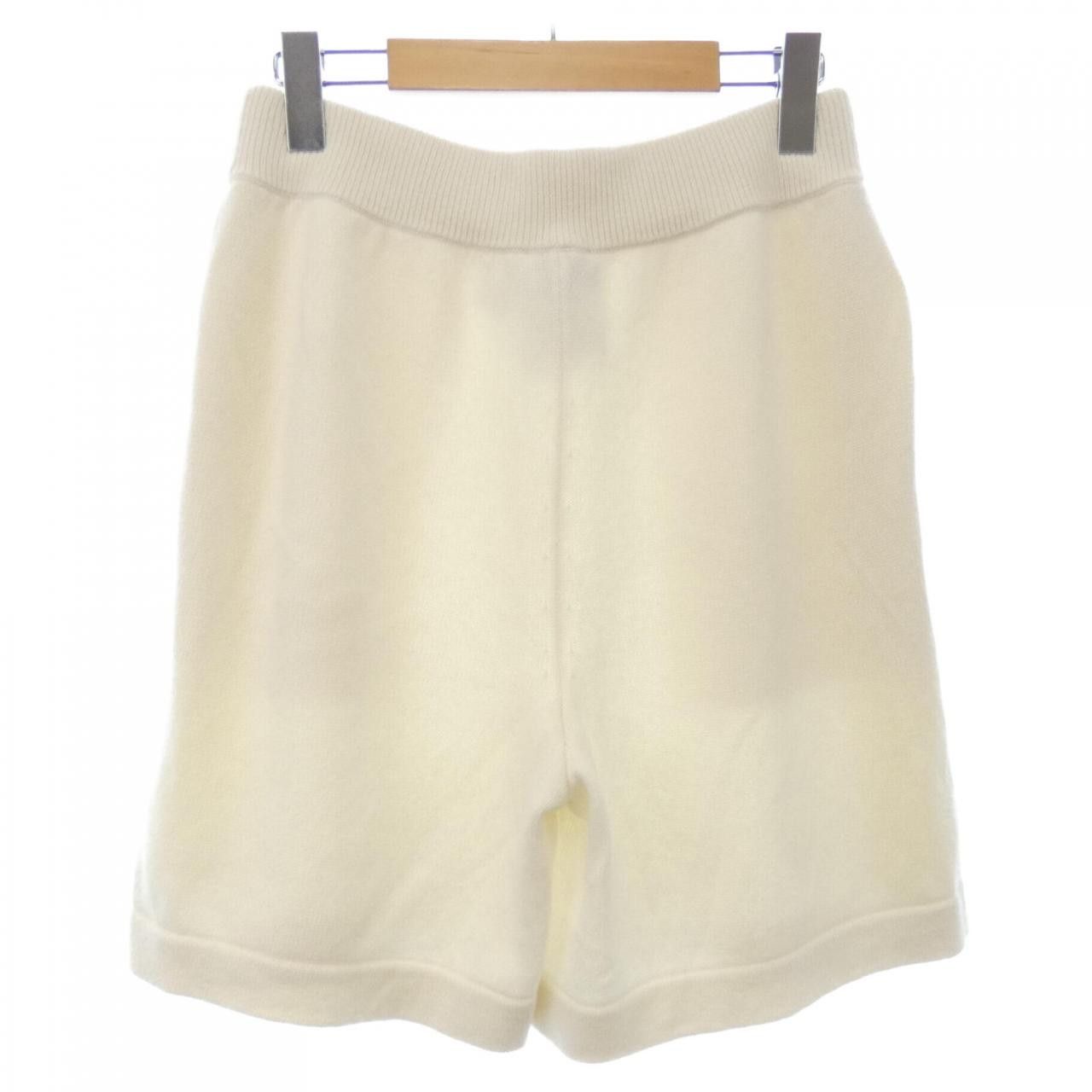 Chanel Chanel Chanel Cashmere Shorts Others Shorts P78333K11387 DUTY FREE for USA Size ONE SIZE - 2 Thumbnail