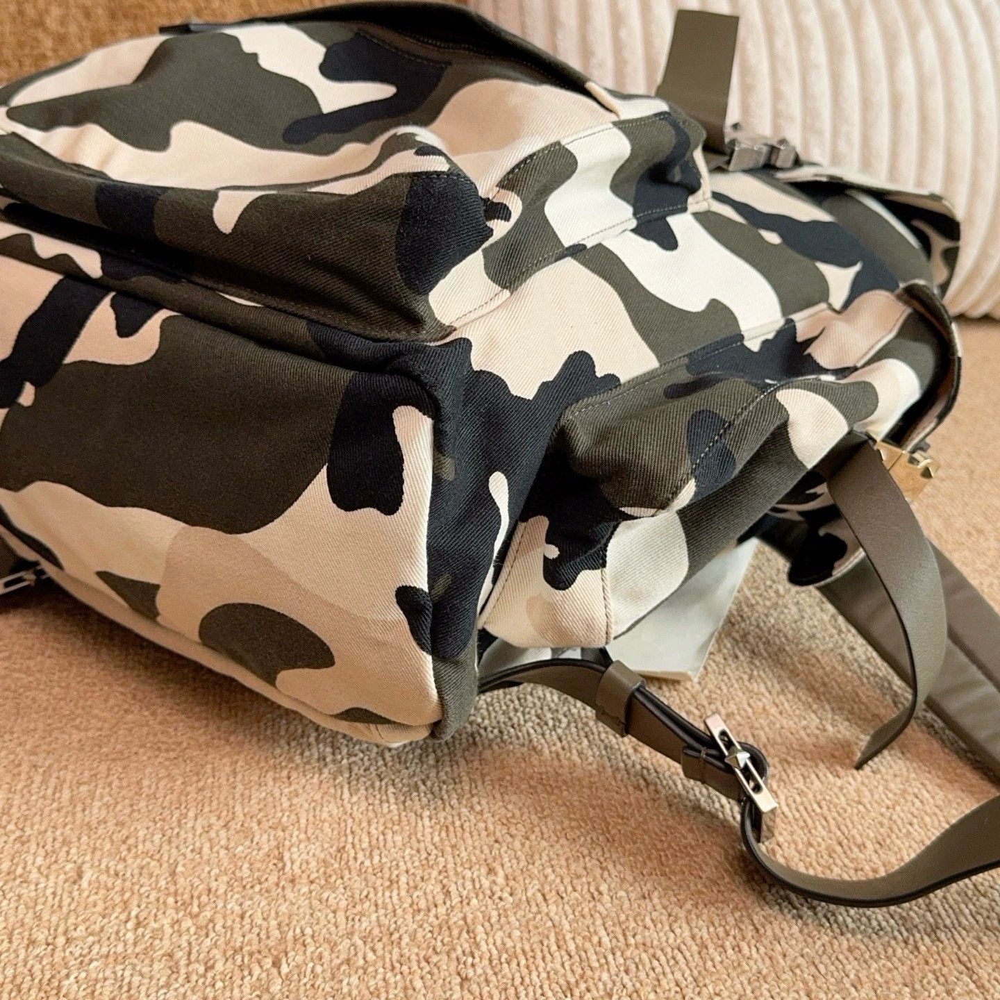 Valentino Pre-loved Bag Very good condition Size ONE SIZE - 7 Thumbnail