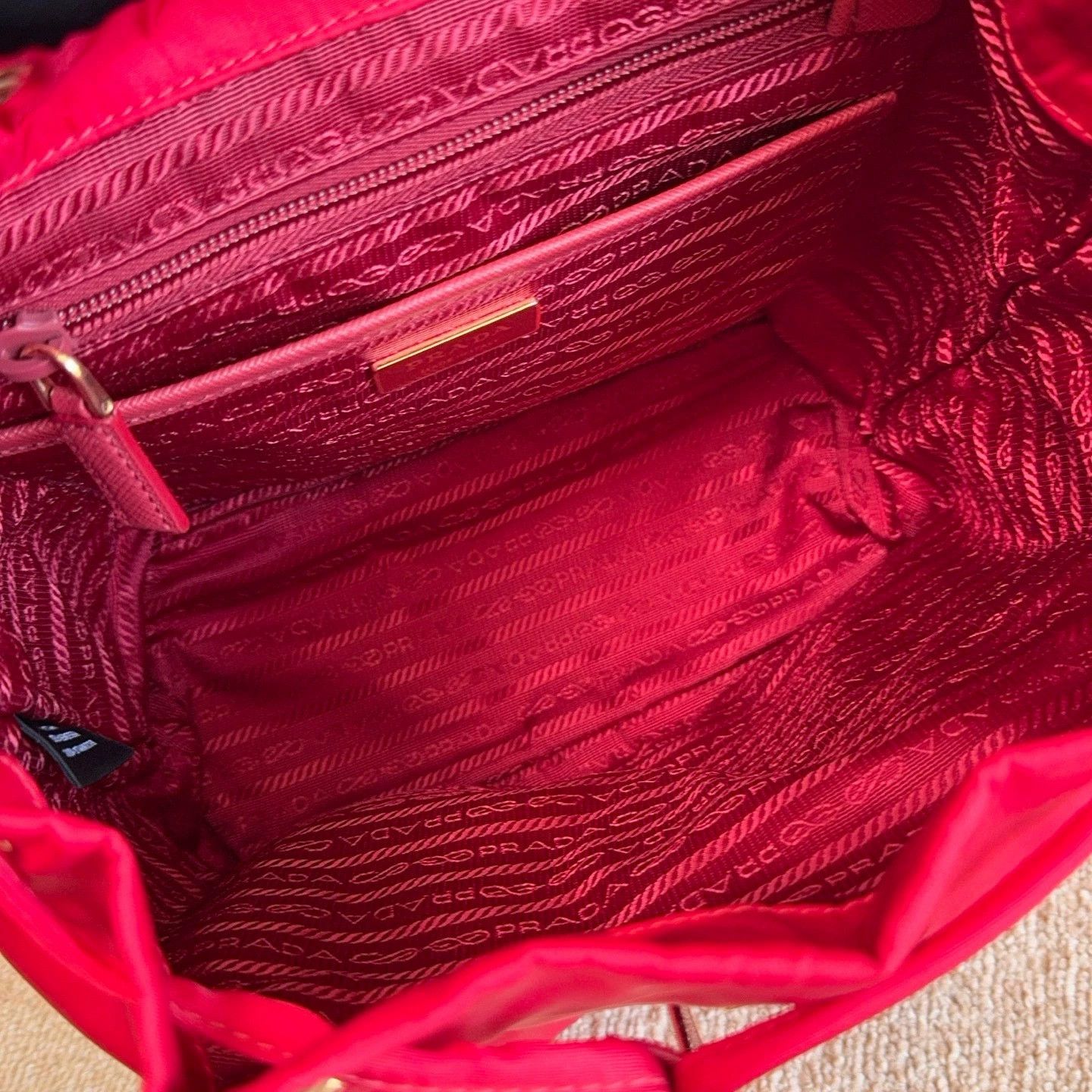 Prada Pre-loved Bag Very good condition Size ONE SIZE - 7 Thumbnail