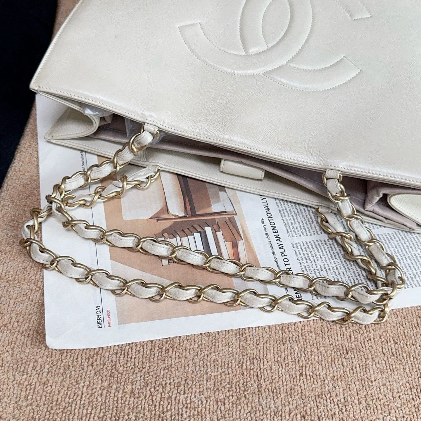Chanel Pre-loved Bag Very good condition Size ONE SIZE - 6 Thumbnail