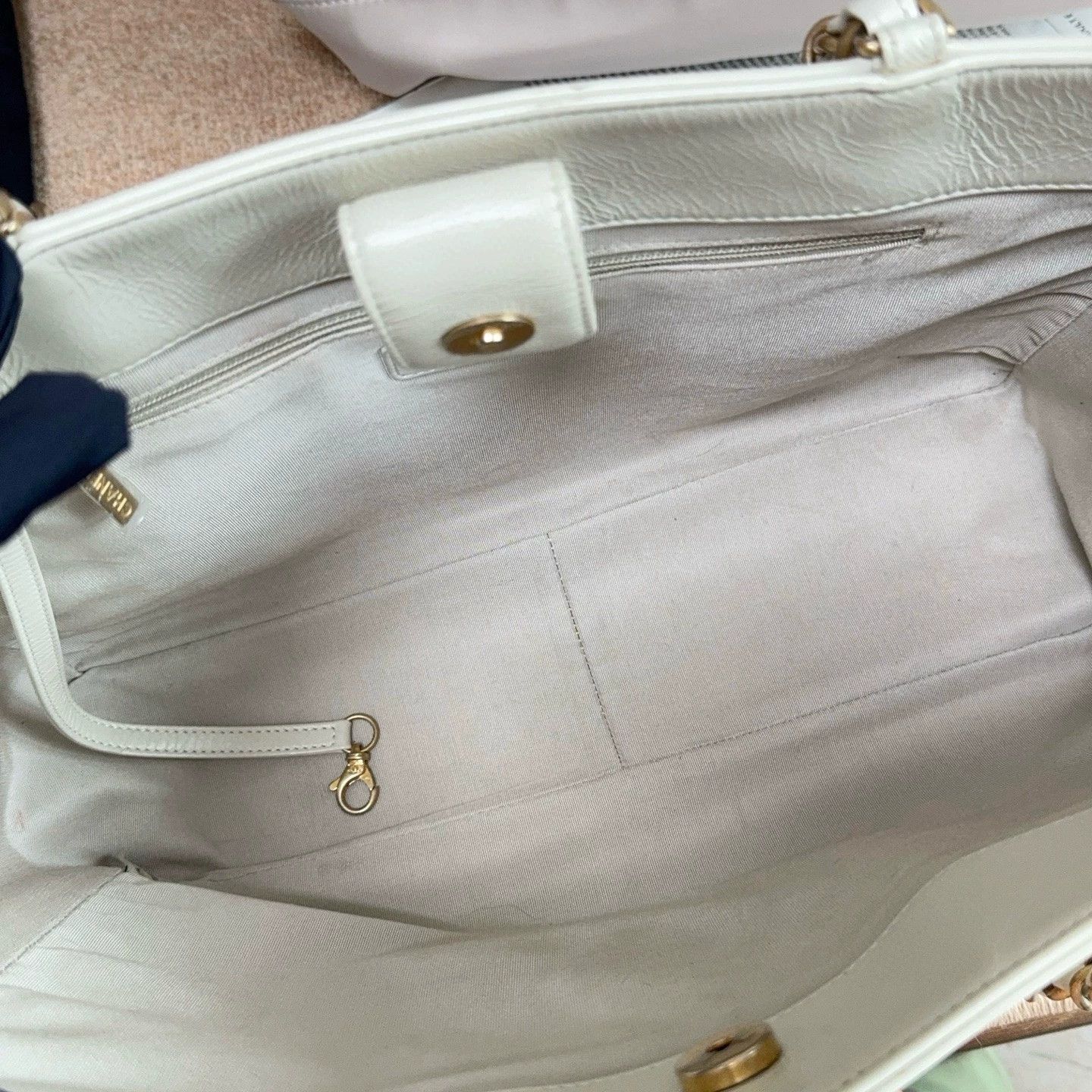 Chanel Pre-loved Bag Very good condition Size ONE SIZE - 8 Thumbnail