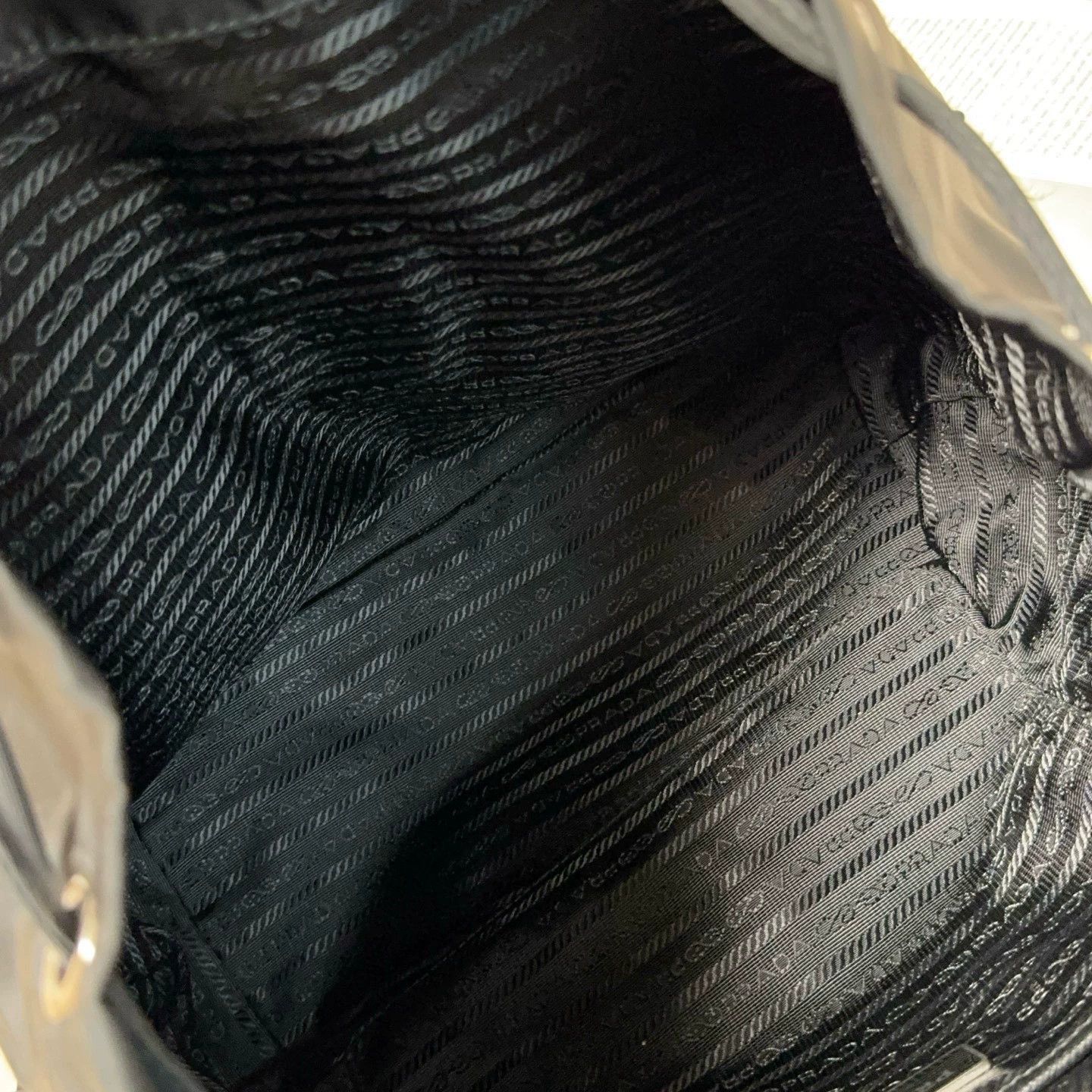 Prada Pre-loved Bag Very good condition Size ONE SIZE - 9 Thumbnail