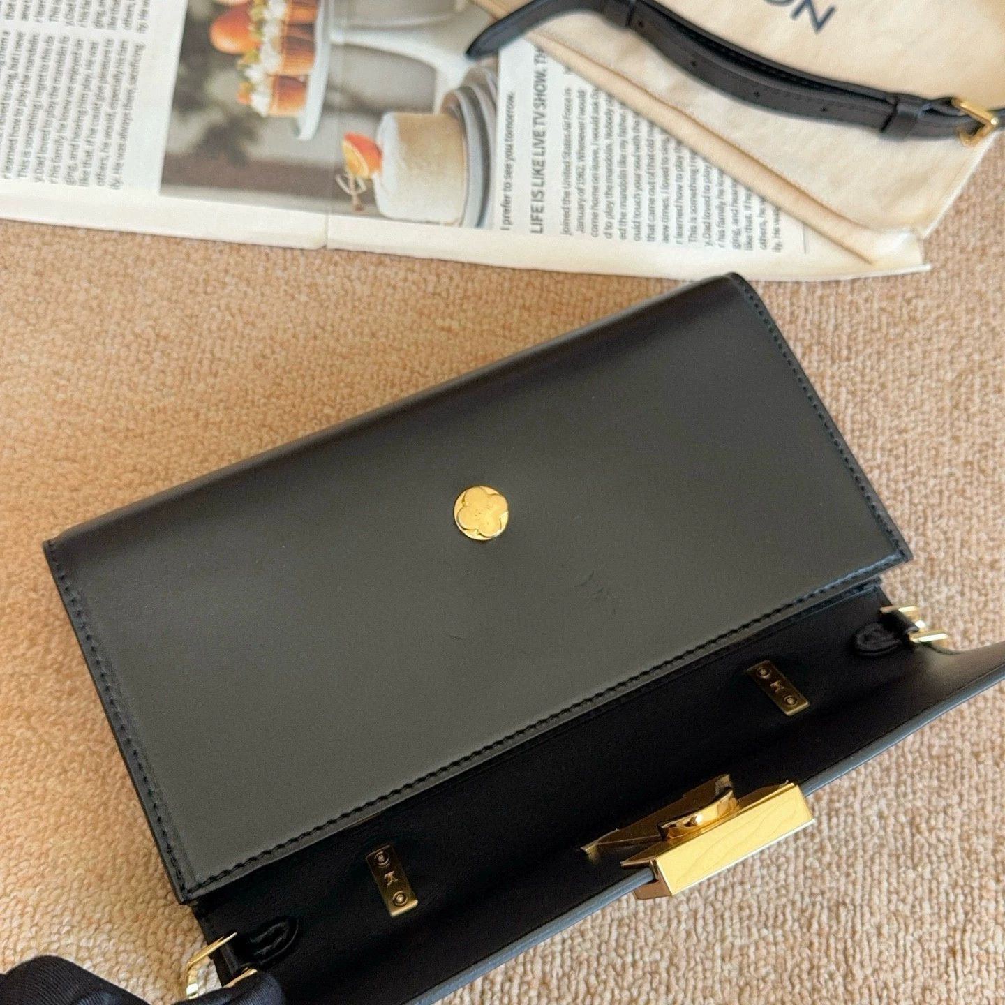 Louis Vuitton Pre-loved Bag Very good condition Size ONE SIZE - 9 Thumbnail