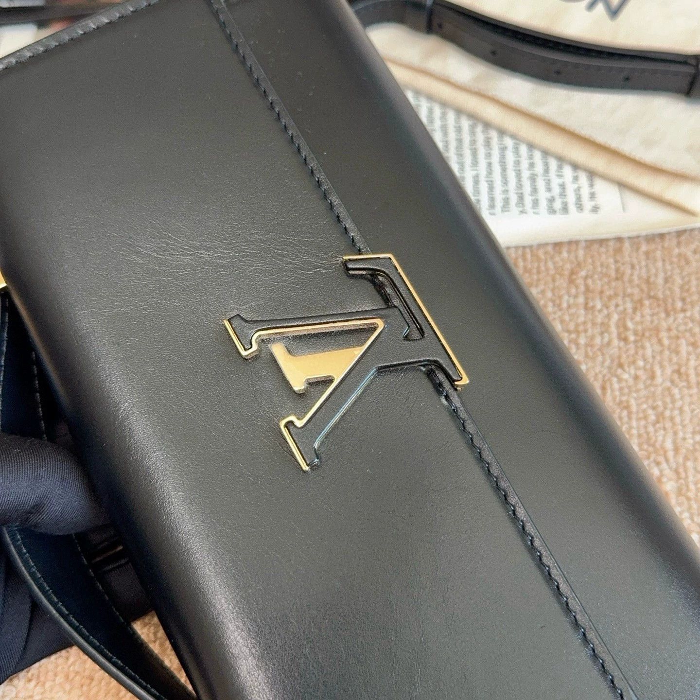 Louis Vuitton Pre-loved Bag Very good condition Size ONE SIZE - 8 Thumbnail