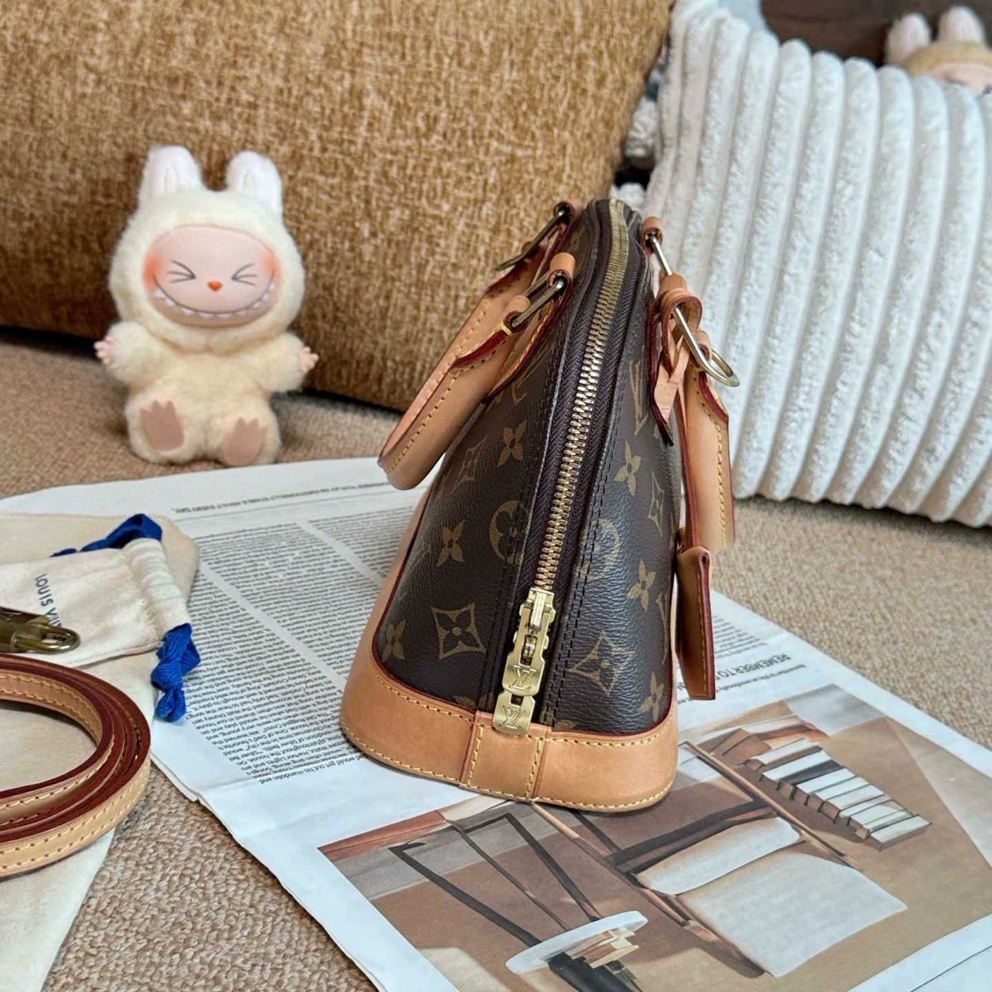 Louis Vuitton Pre-loved Bag Very good condition Size ONE SIZE - 3 Thumbnail