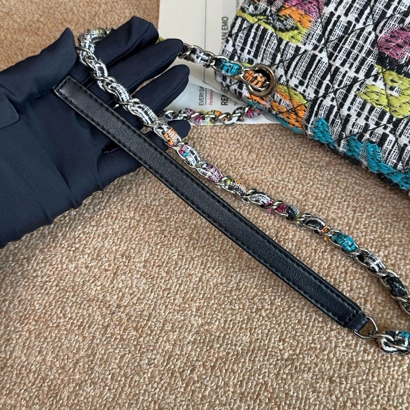 Chanel Pre-loved Bag Very good condition Size ONE SIZE - 9 Thumbnail