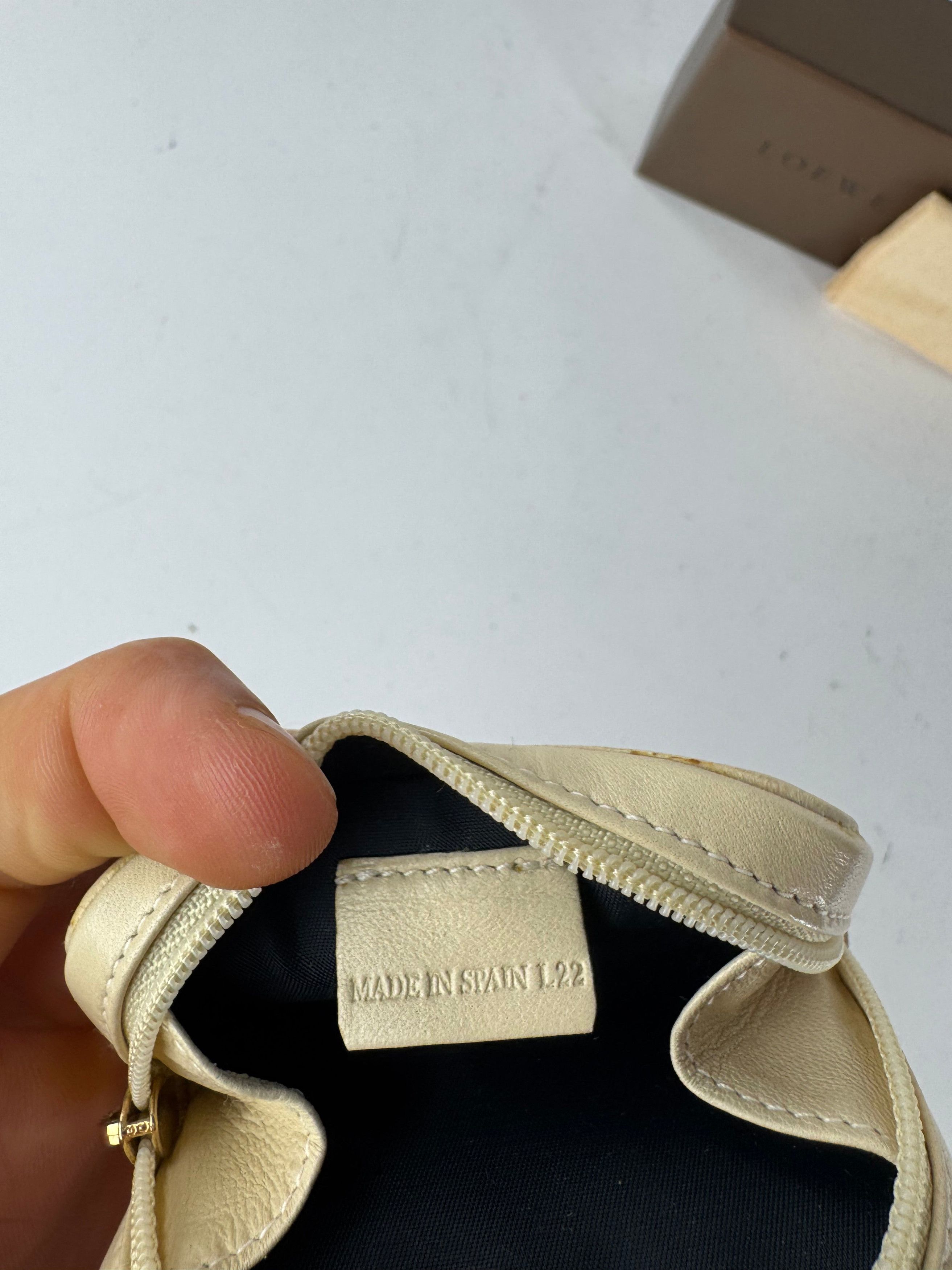 Loewe Vintage Madrid Mini Bag White Size ONE SIZE - 7 Thumbnail