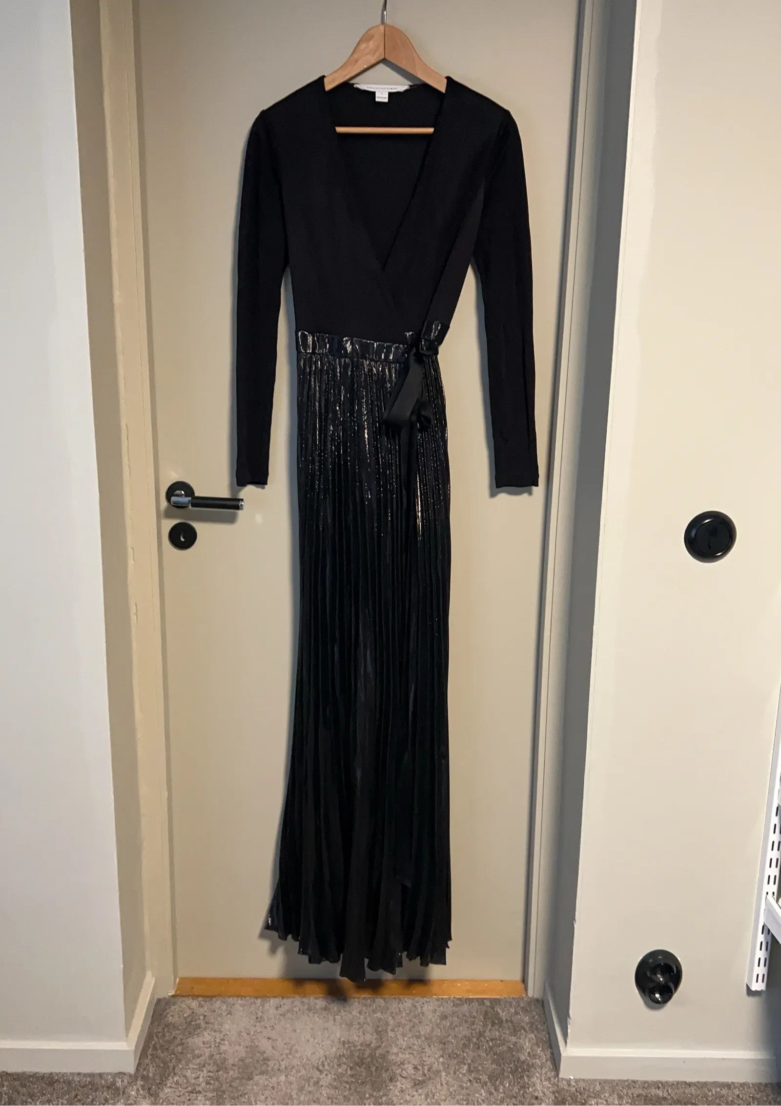 Diane von Furstenberg Diane von Furstenberg Dress Size S / US 4 / IT 40 - 5 Thumbnail