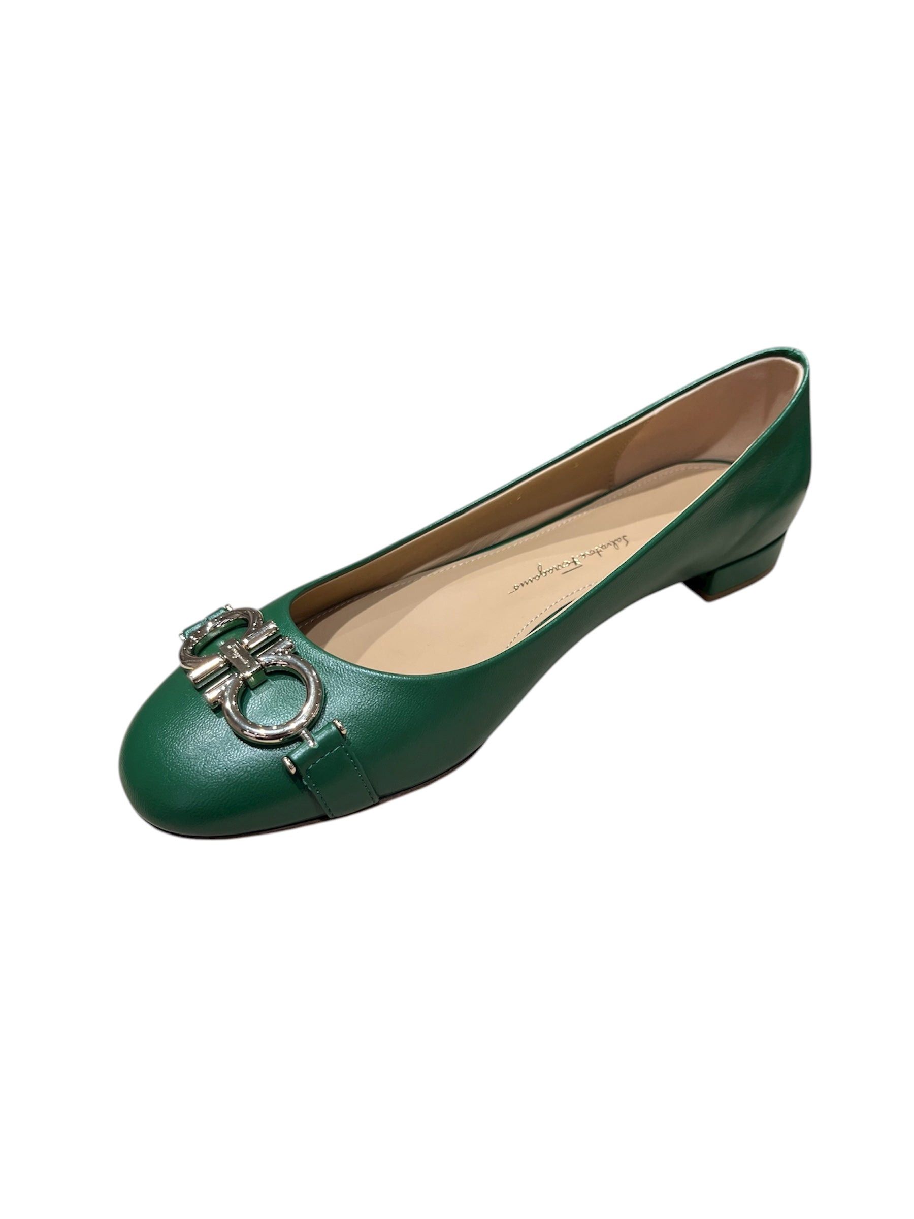 Salvatore Ferragamo Ferragamo Logo Garda Pumps SIZE 8.5 Size ONE SIZE - 2 Thumbnail