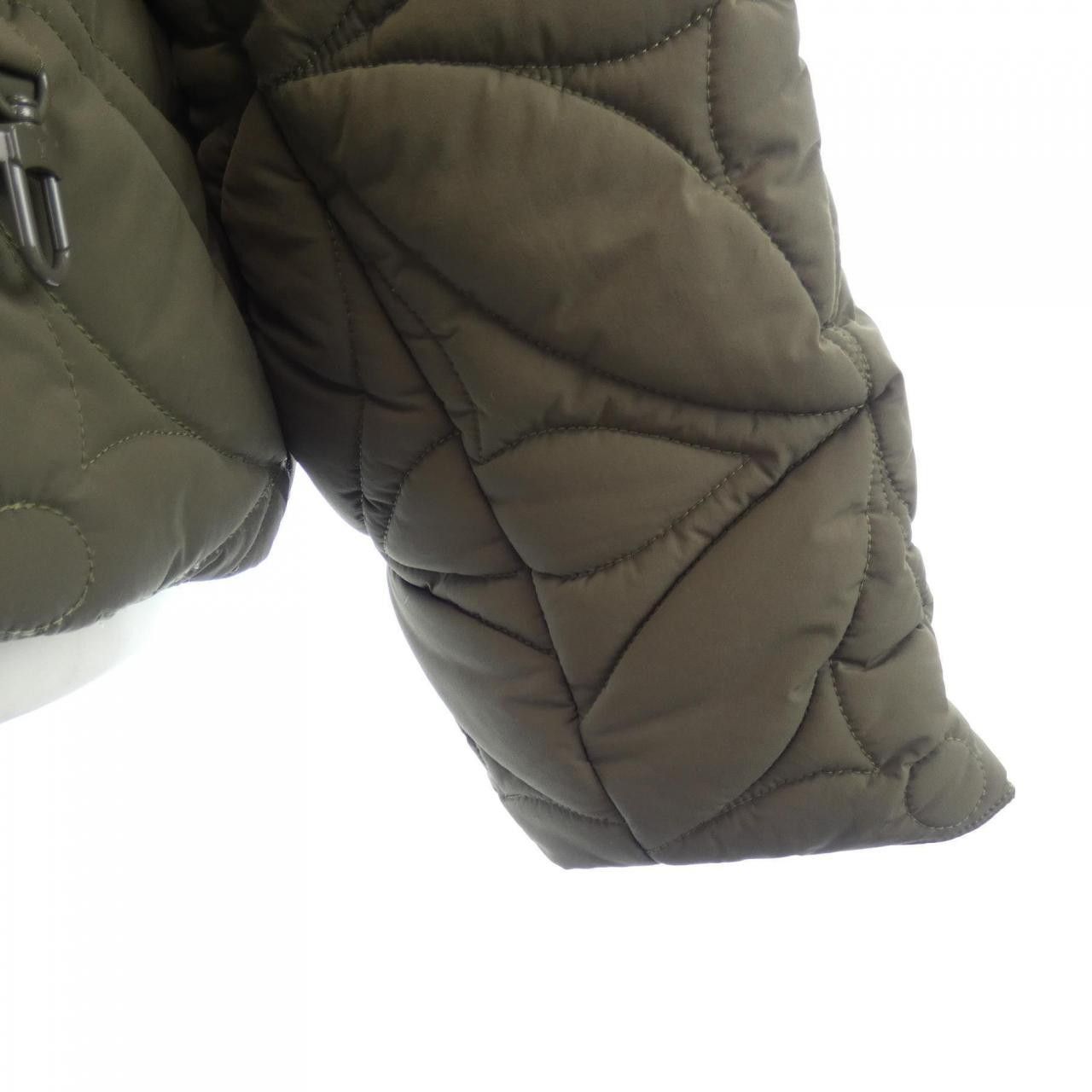 Louis Vuitton Louis Vuitton Louis Vuitton LVSE Flower Quilted Hoodie Jacket Cotton Outerwear HMB47WPPX DUTY FREE for USA Size ONE SIZE - 7 Thumbnail