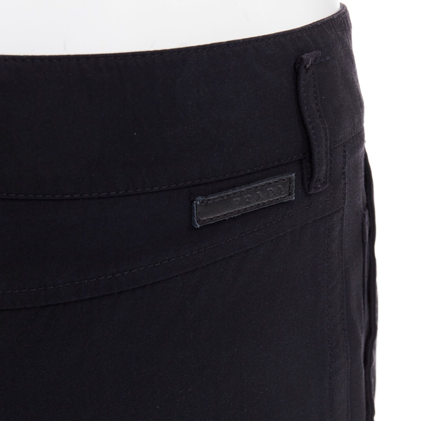 Prada PRADA 2007 Vintage Linea Rossa black logo cropped shorts IT40 S Size 27" / US 4 / IT 40 - 2 Thumbnail