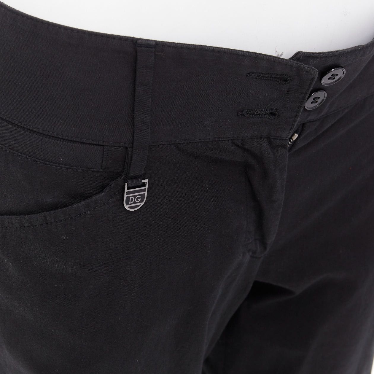 Dolce & Gabbana DOLCE GABBANA black cotton silk DG charm cuffed bermuda shorts IT38 XS Size 26" / US 2 / IT 38 - 2 Thumbnail