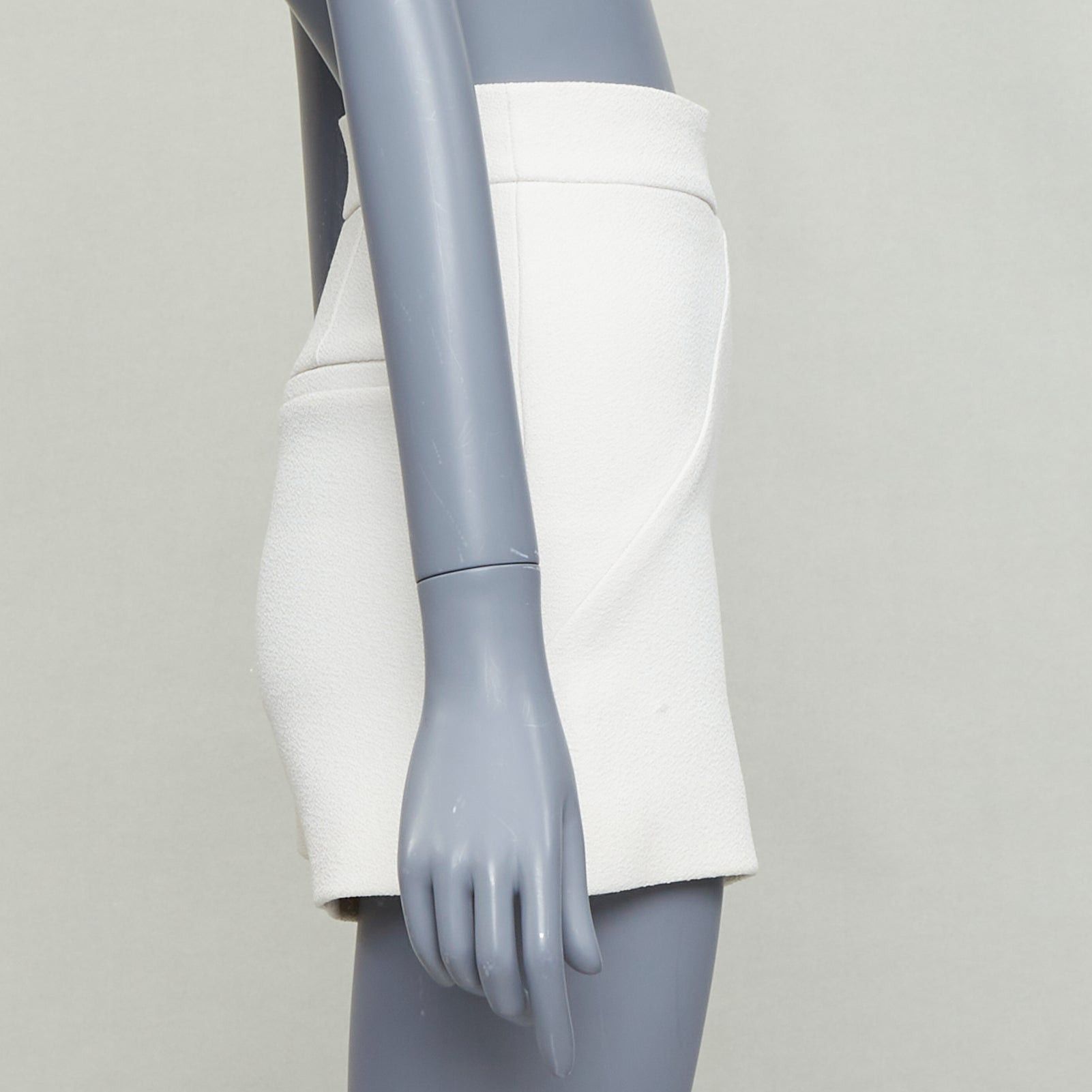 Balenciaga BALENCIAGA 2014 cream diagonal dart pleated back mini shorts FR34 XS Size 26" / US 2 / IT 38 - 4 Thumbnail