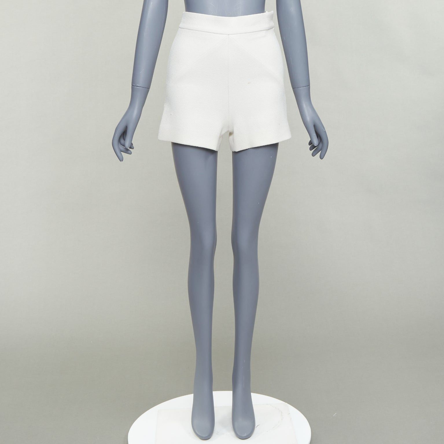 Balenciaga BALENCIAGA 2014 cream diagonal dart pleated back mini shorts FR34 XS Size 26" / US 2 / IT 38 - 9 Thumbnail