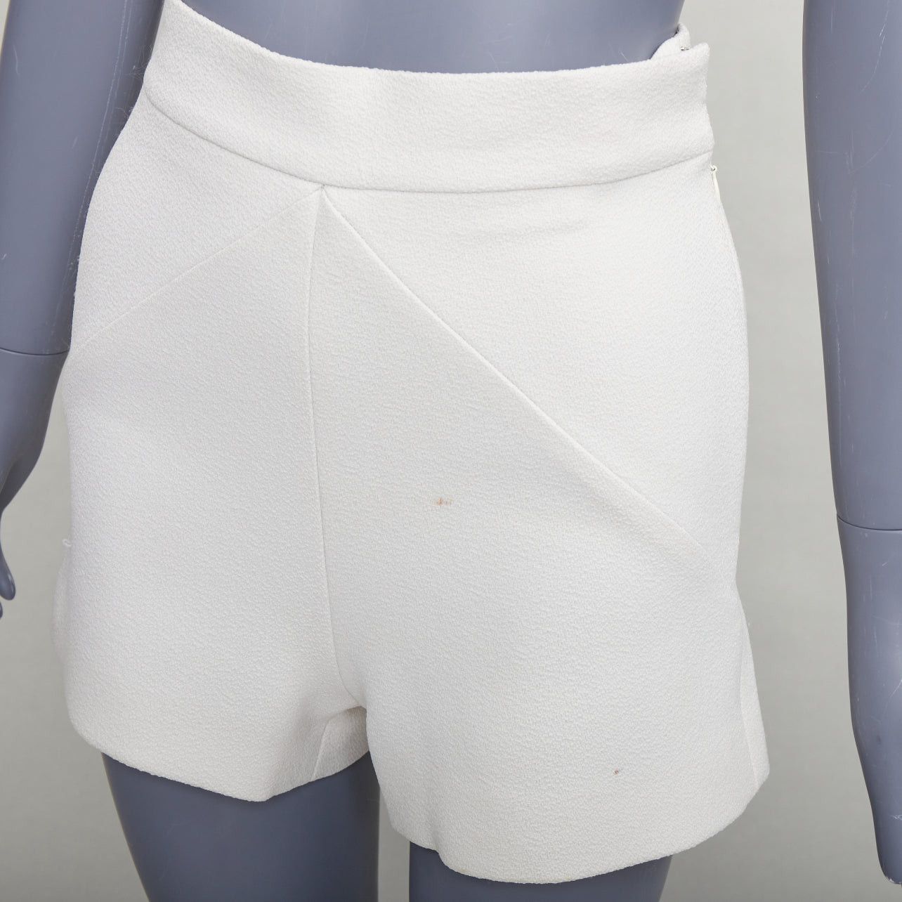 Balenciaga BALENCIAGA 2014 cream diagonal dart pleated back mini shorts FR34 XS Size 26" / US 2 / IT 38 - 7 Thumbnail