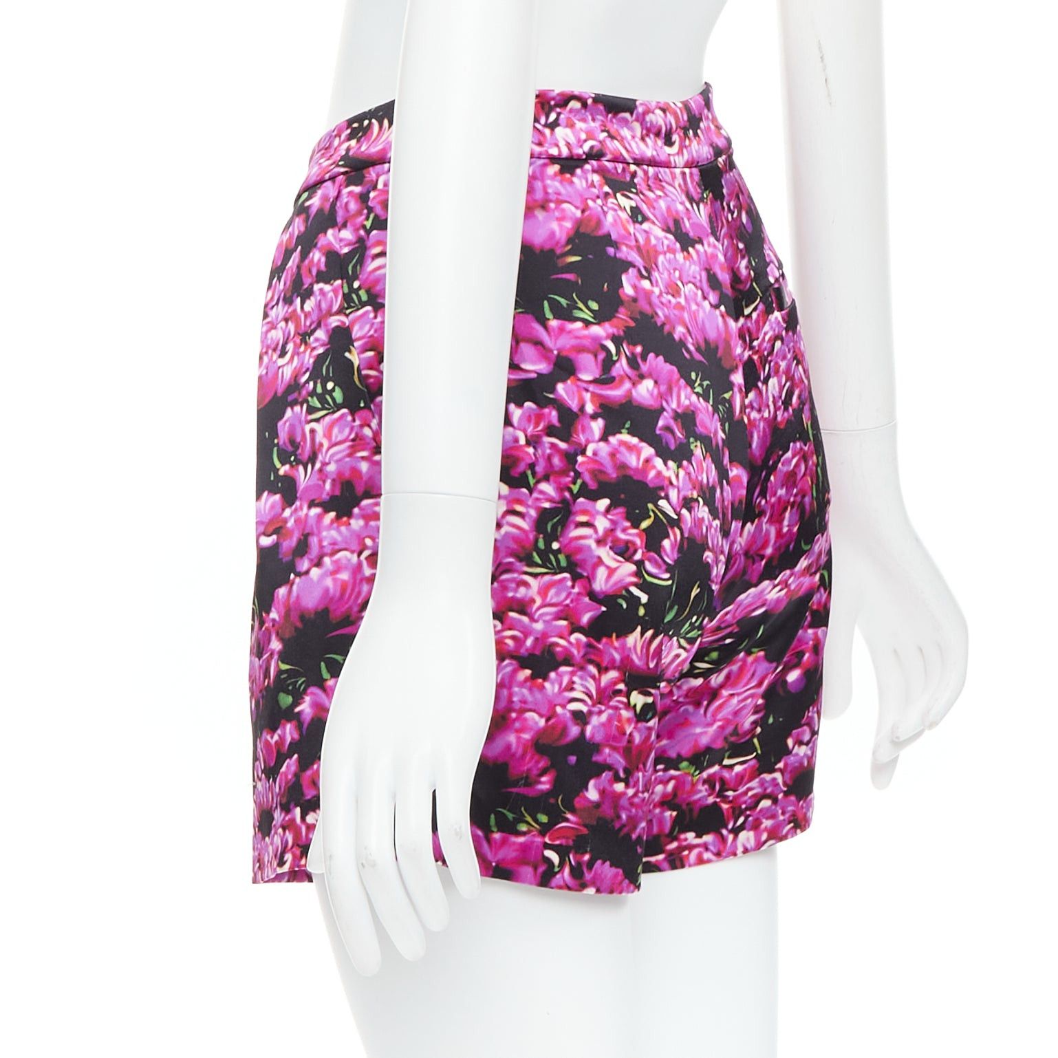 Mary Katrantzou MARY KATRANTZOU 100% silk photographic floral print high waisted shorts UK6 XS Size 26" / US 2 / IT 38 - 6 Thumbnail