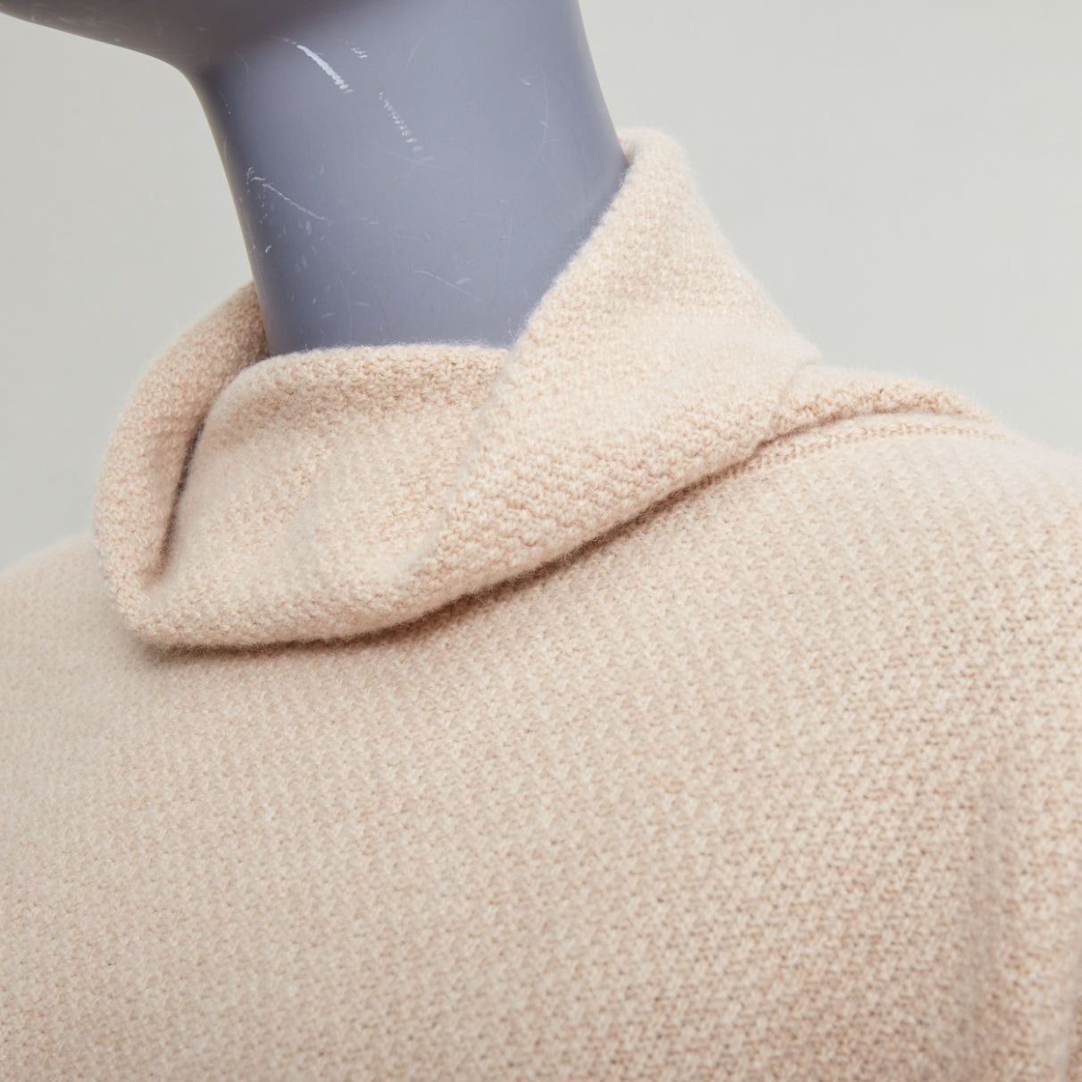 Max Mara MAX MARA beige virgin wool cashmere cable knit sleeve sweater S Size S / US 4 / IT 40 - 7 Thumbnail